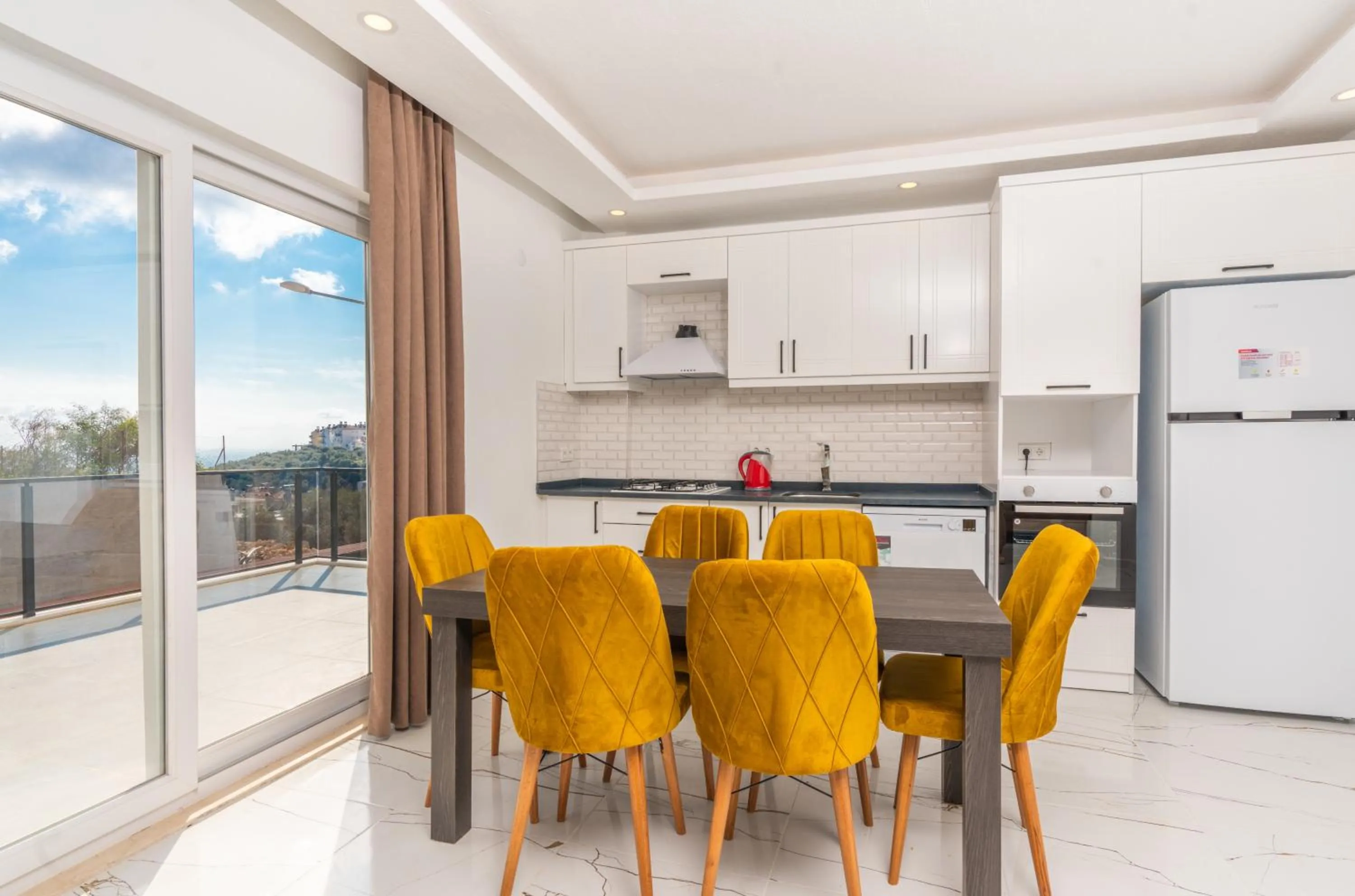 Kitchen or kitchenette in TAYLA SUİT