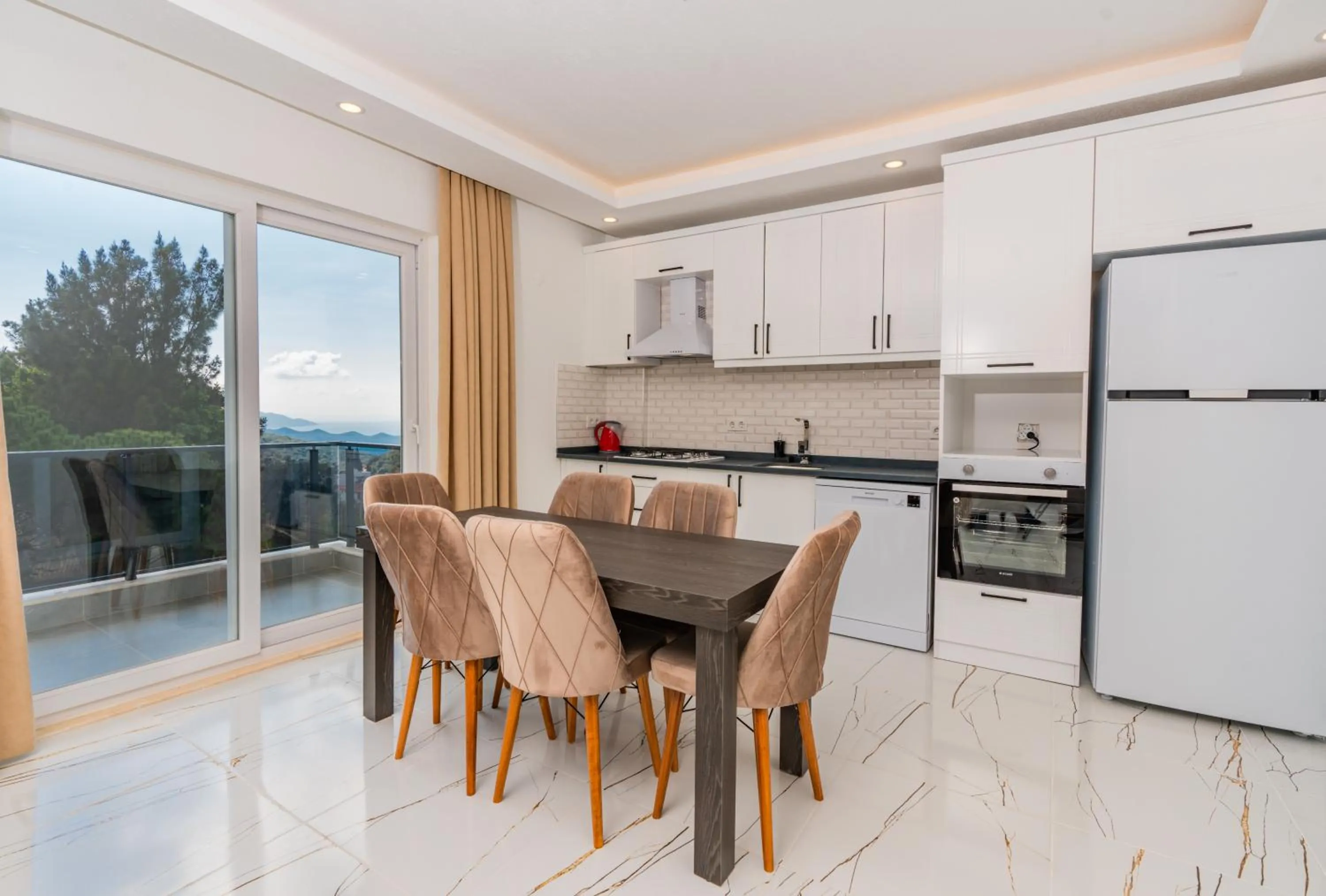 Kitchen or kitchenette in TAYLA SUİT