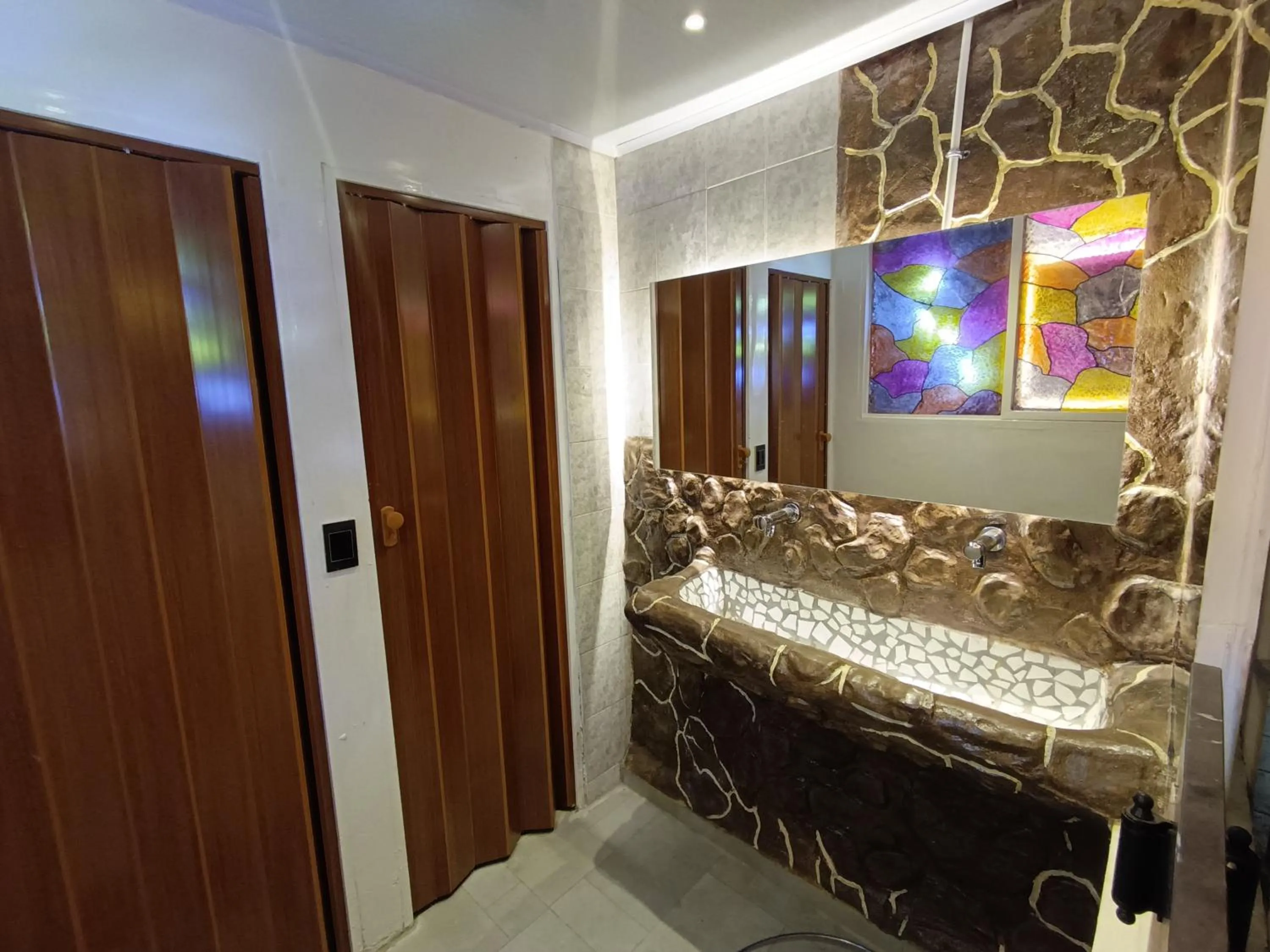 Restaurant/places to eat in Hotel Grand ilama