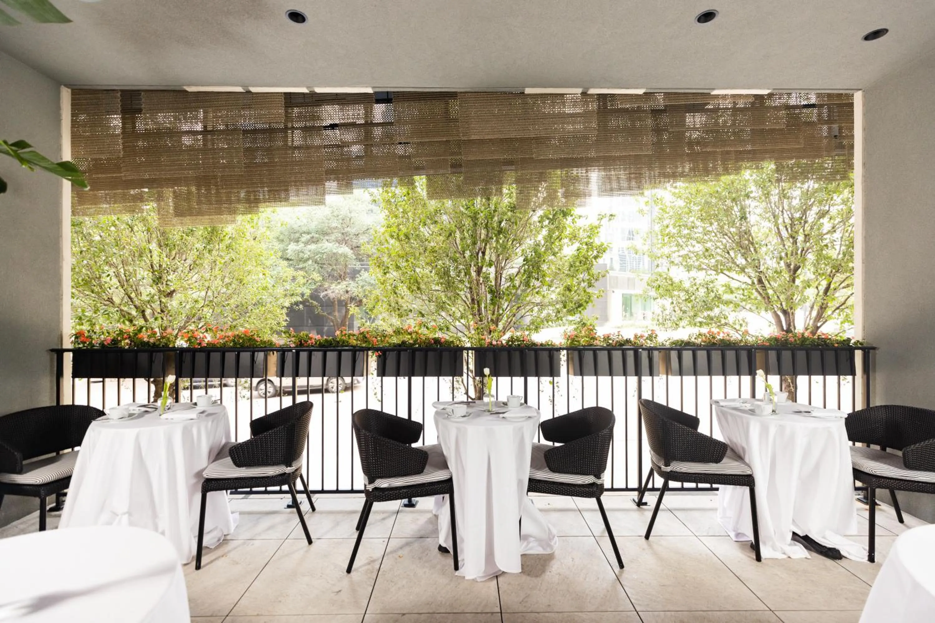 Restaurant/places to eat in Hôtel Swexan