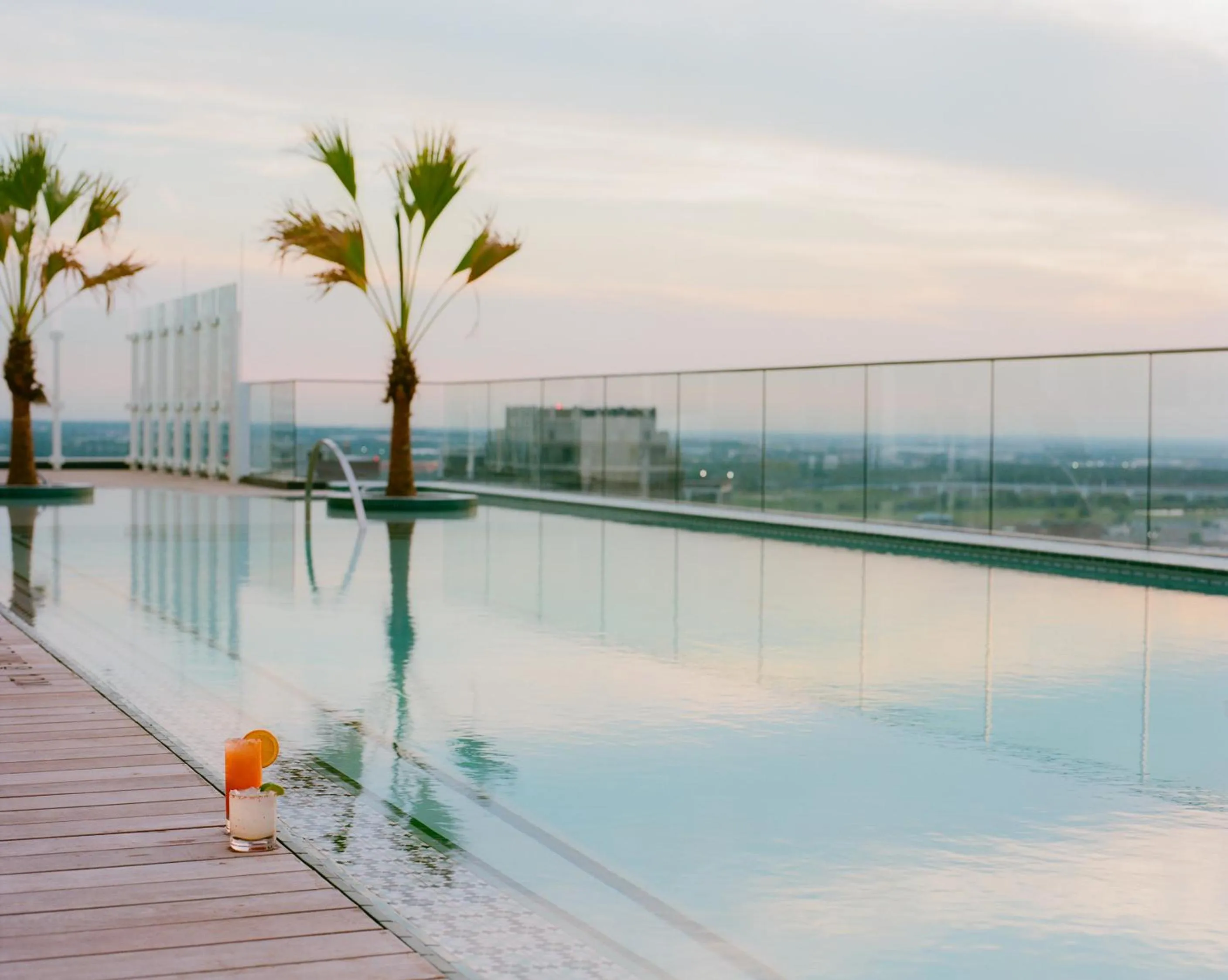 Swimming pool in Hôtel Swexan
