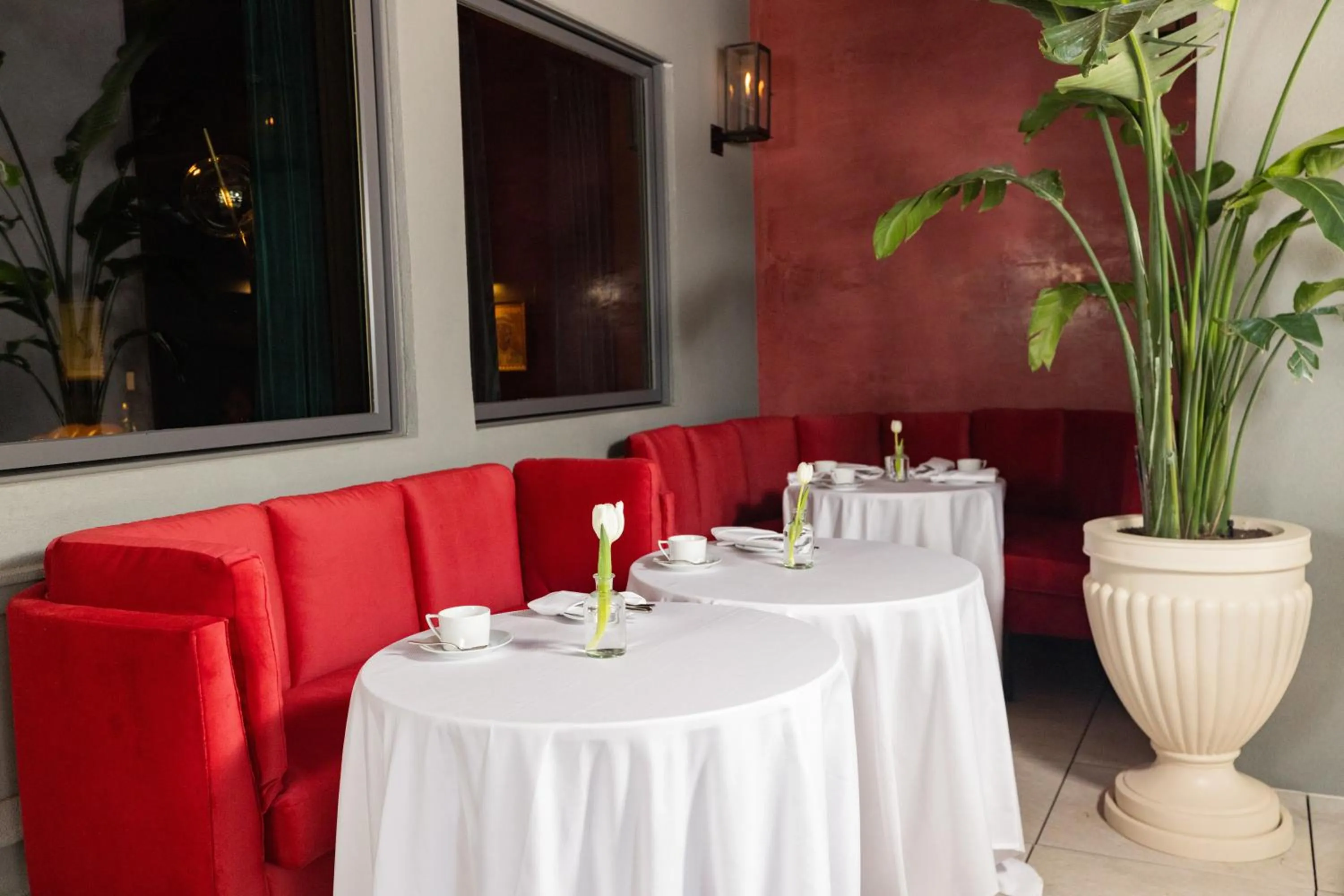 Restaurant/places to eat in Hôtel Swexan