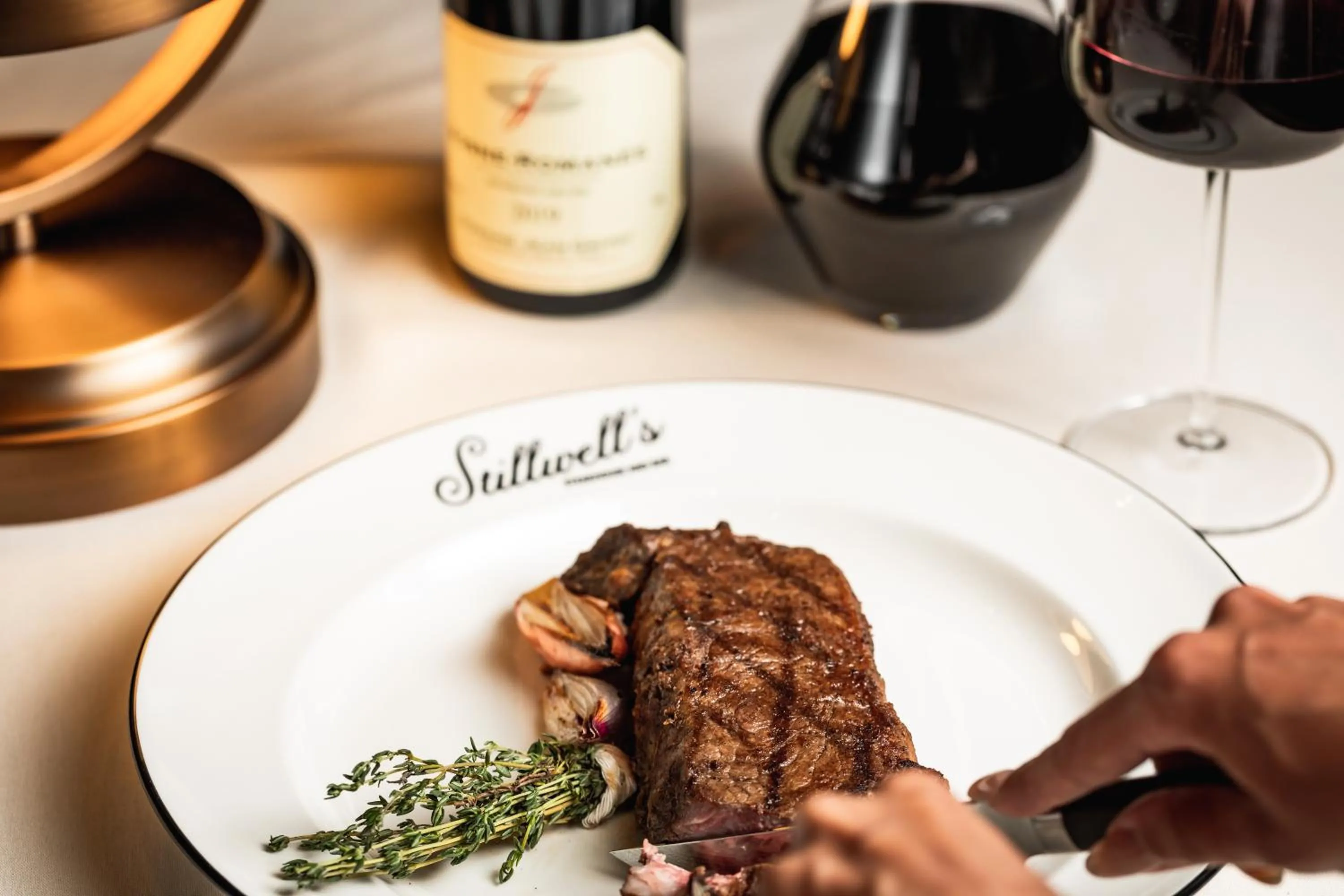 Restaurant/places to eat in Hôtel Swexan