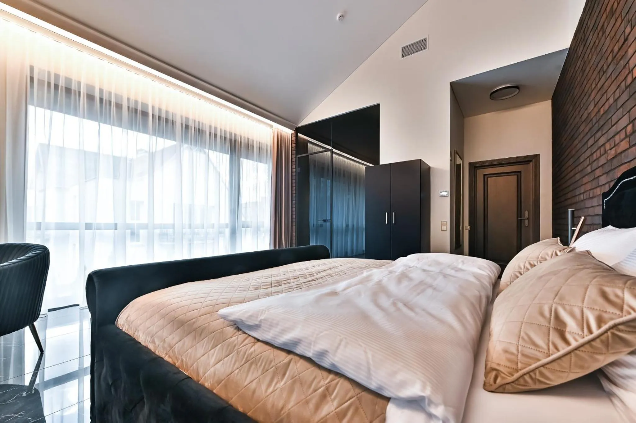 Bed in Diamond svečių namai