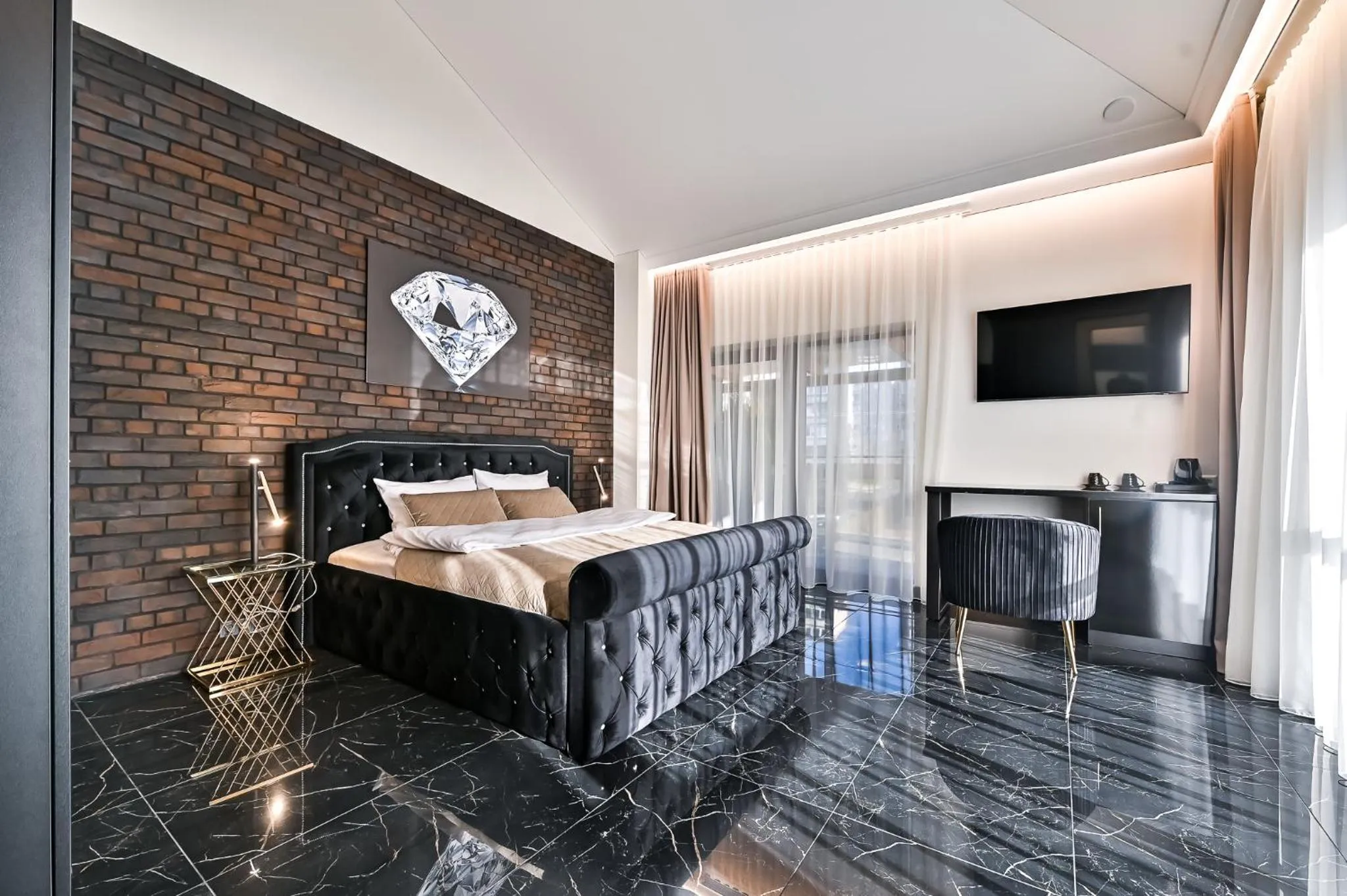 Bed in Diamond svečių namai