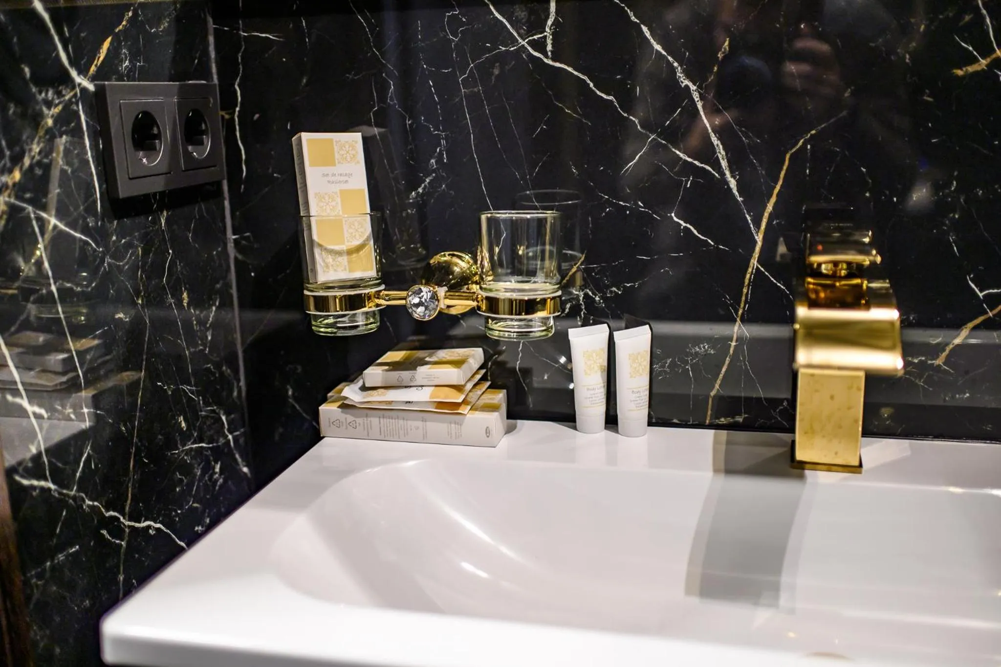 Diamond svečių namai