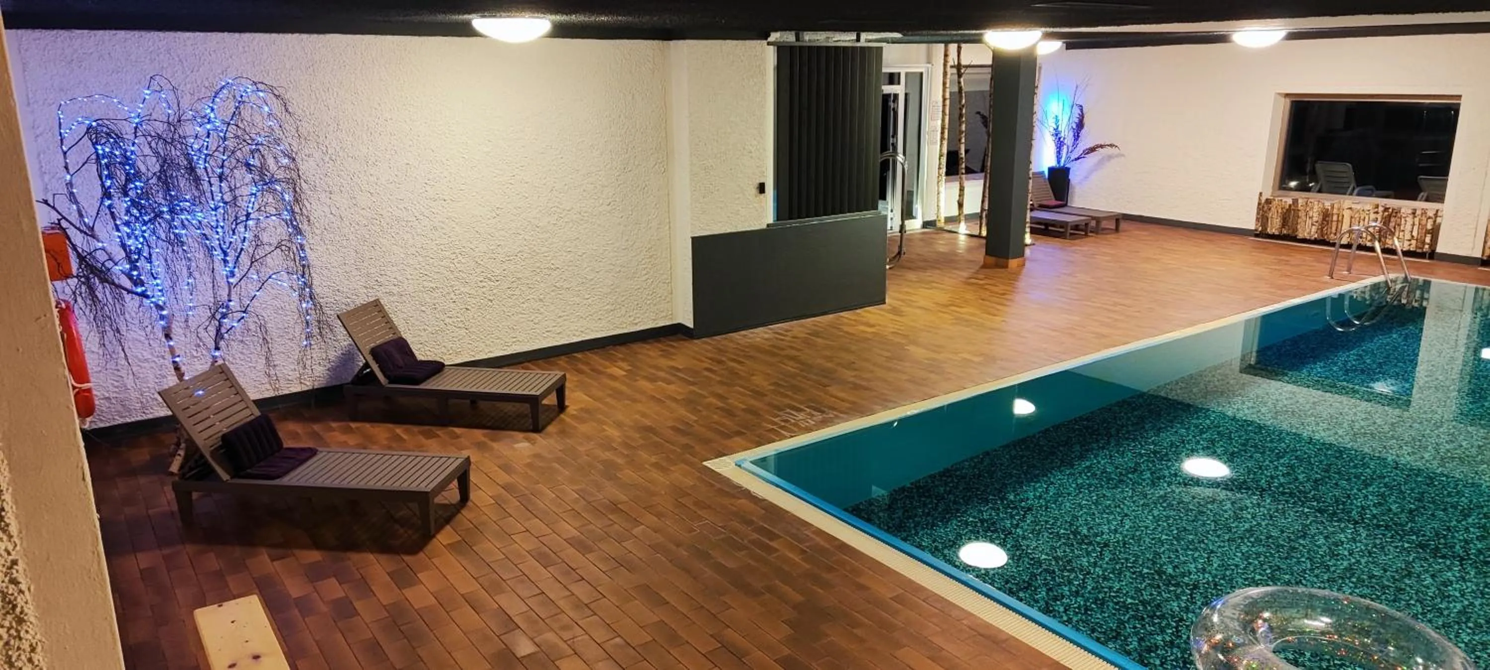 Swimming pool in Hotel Regina del Bosco