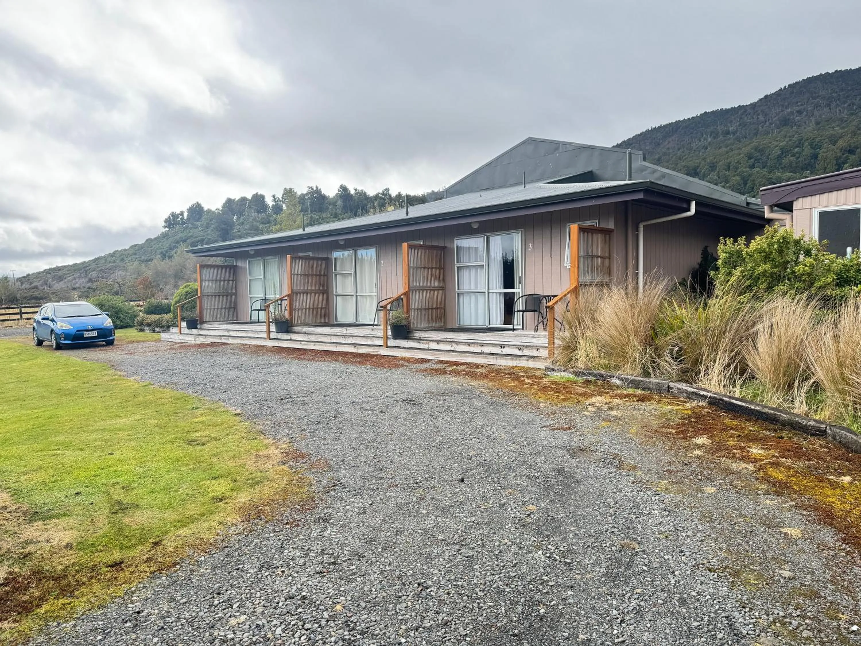 Balcony/Terrace in The Crossing Lodge & Backpackers