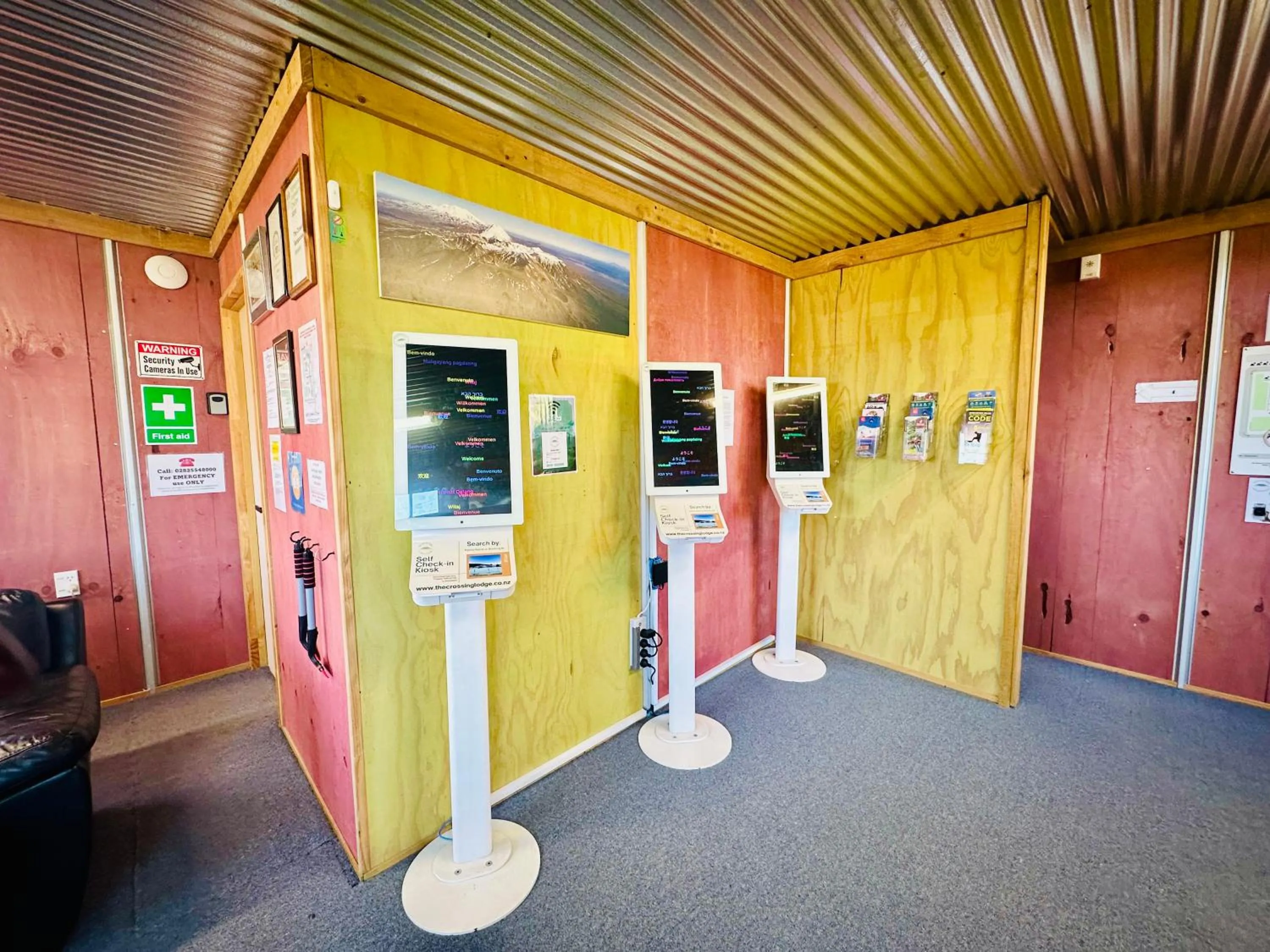 Property building in The Crossing Lodge & Backpackers