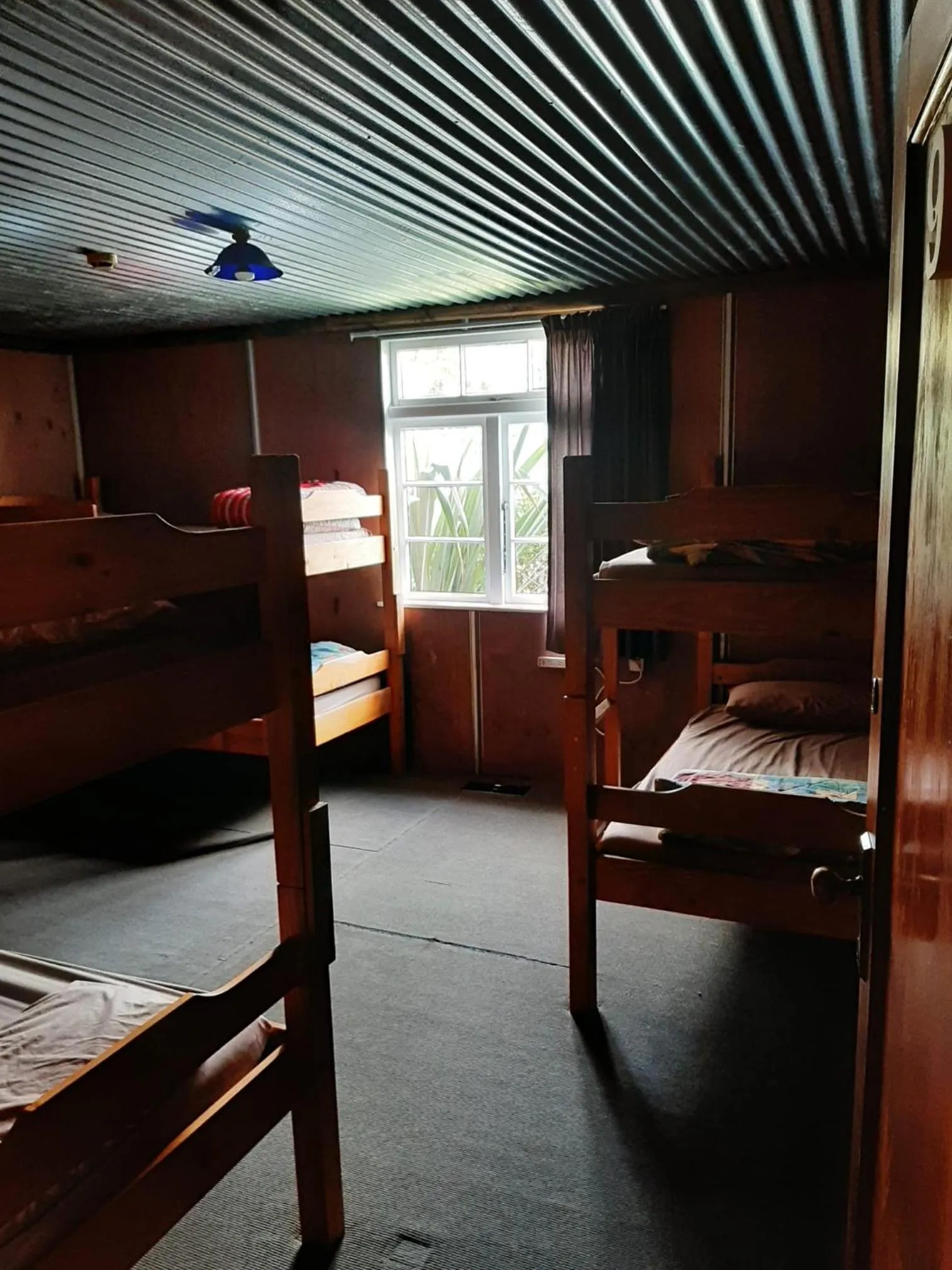 Photo of the whole room, Bed in The Crossing Lodge & Backpackers