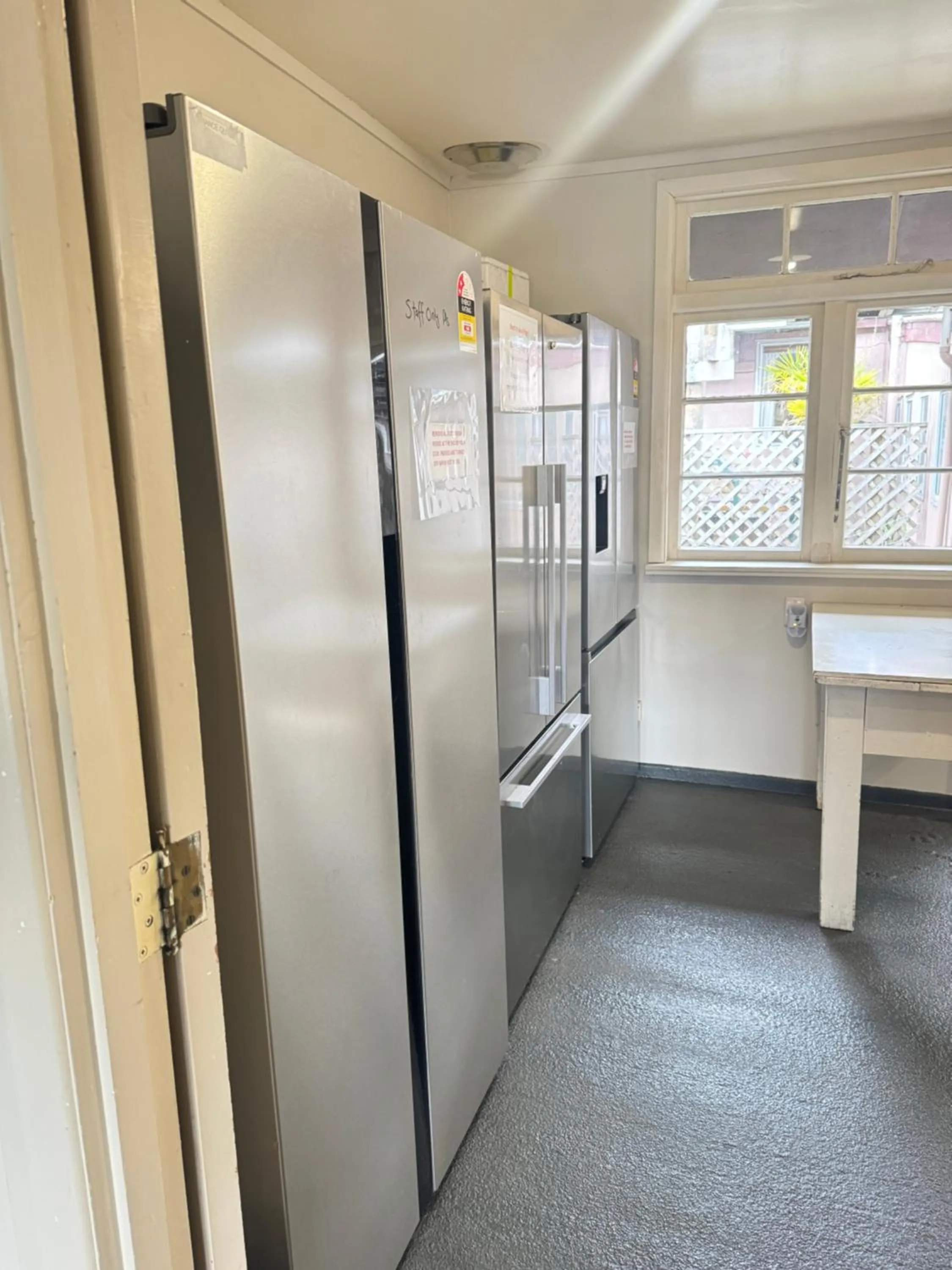 Kitchen or kitchenette in The Crossing Lodge & Backpackers