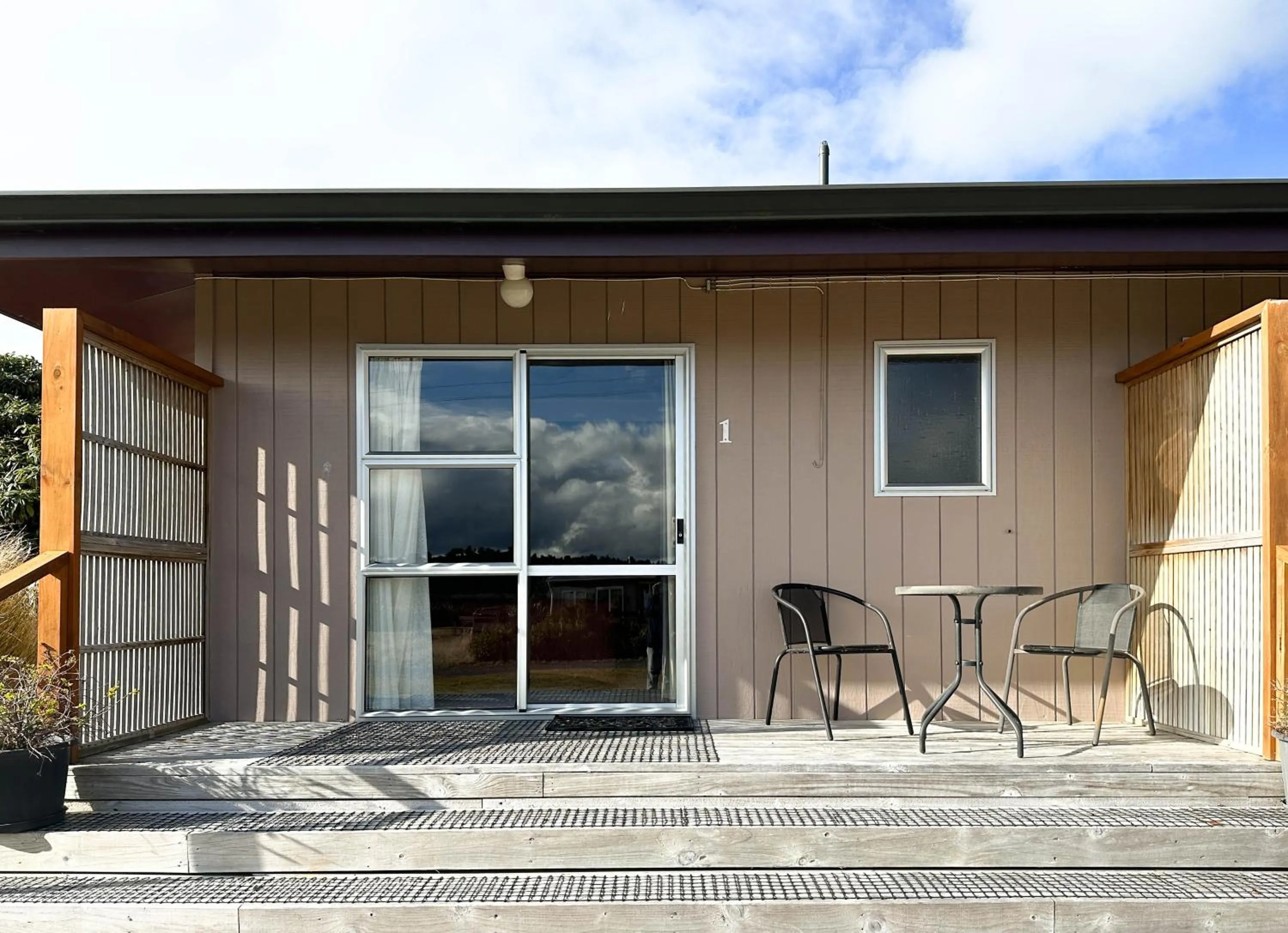 Property building in The Crossing Lodge & Backpackers