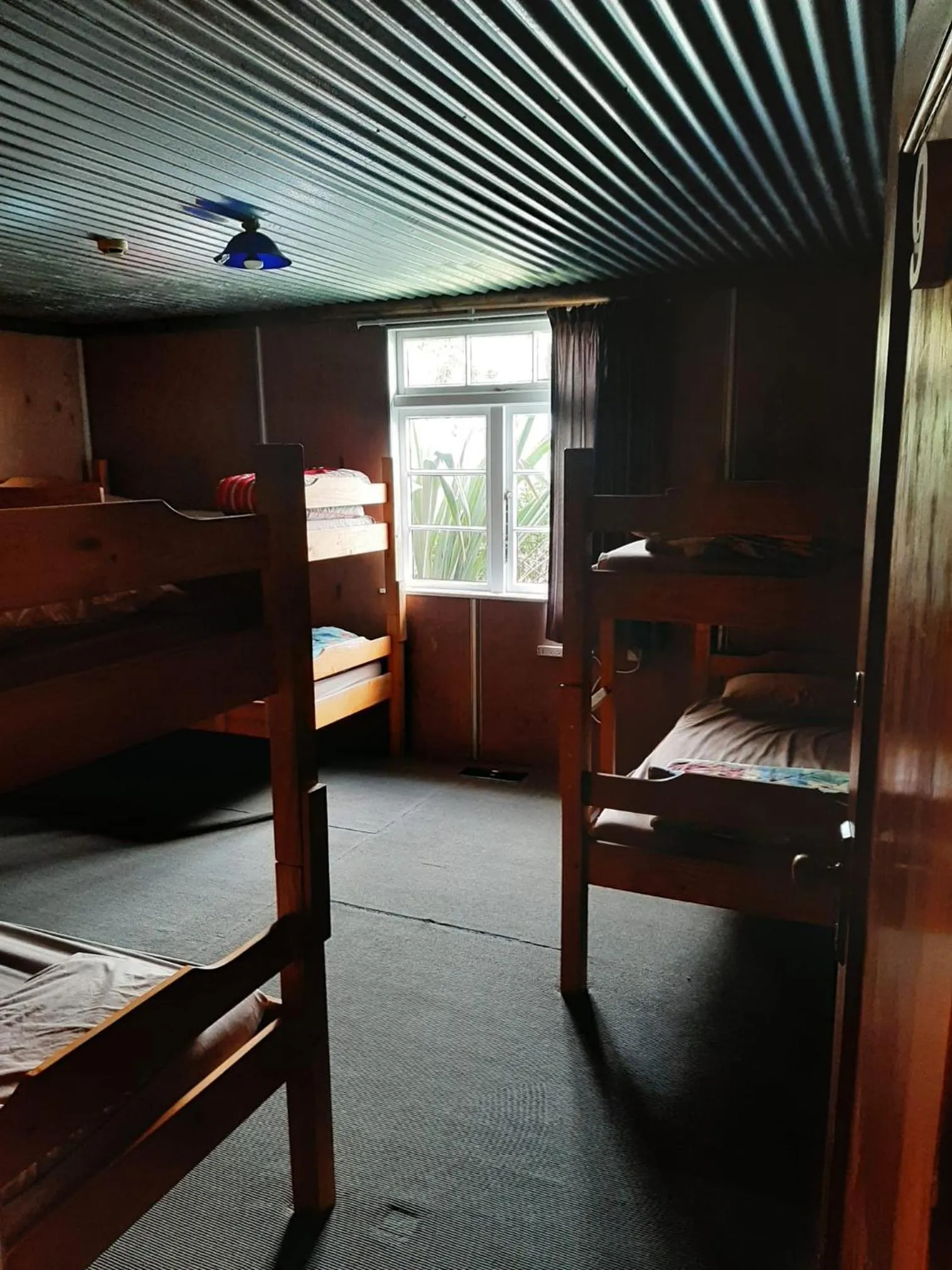 Photo of the whole room, Bed in The Crossing Lodge & Backpackers