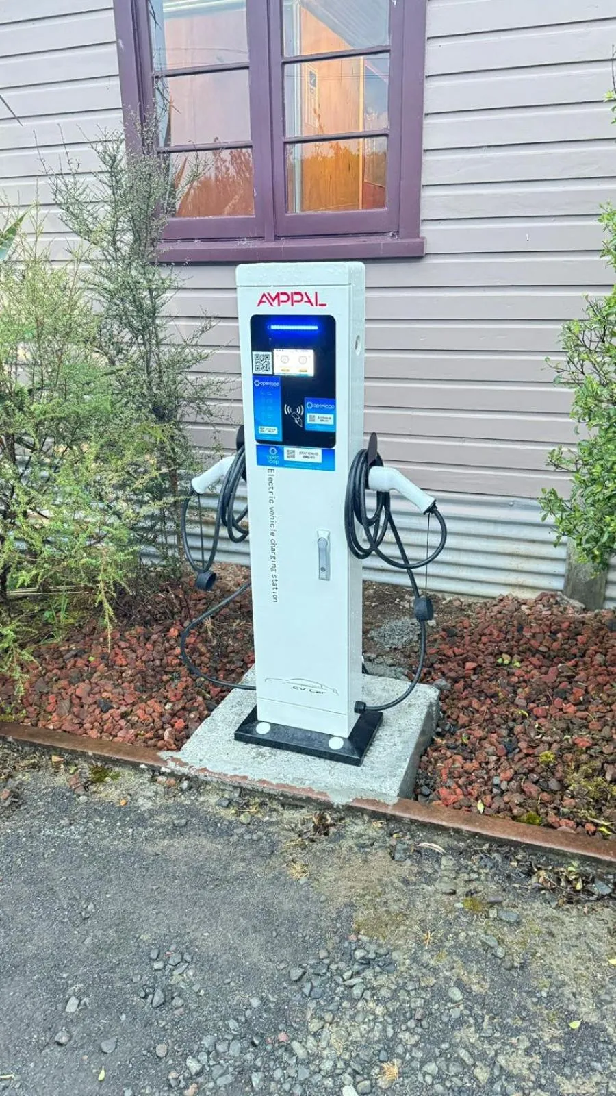 Parking in The Crossing Lodge & Backpackers