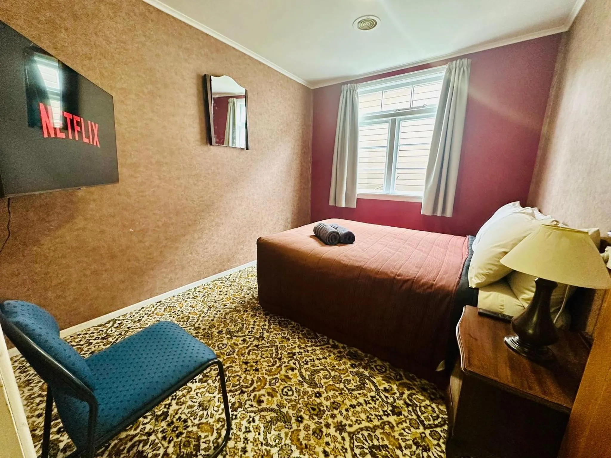 Bedroom, Bed in The Crossing Lodge & Backpackers