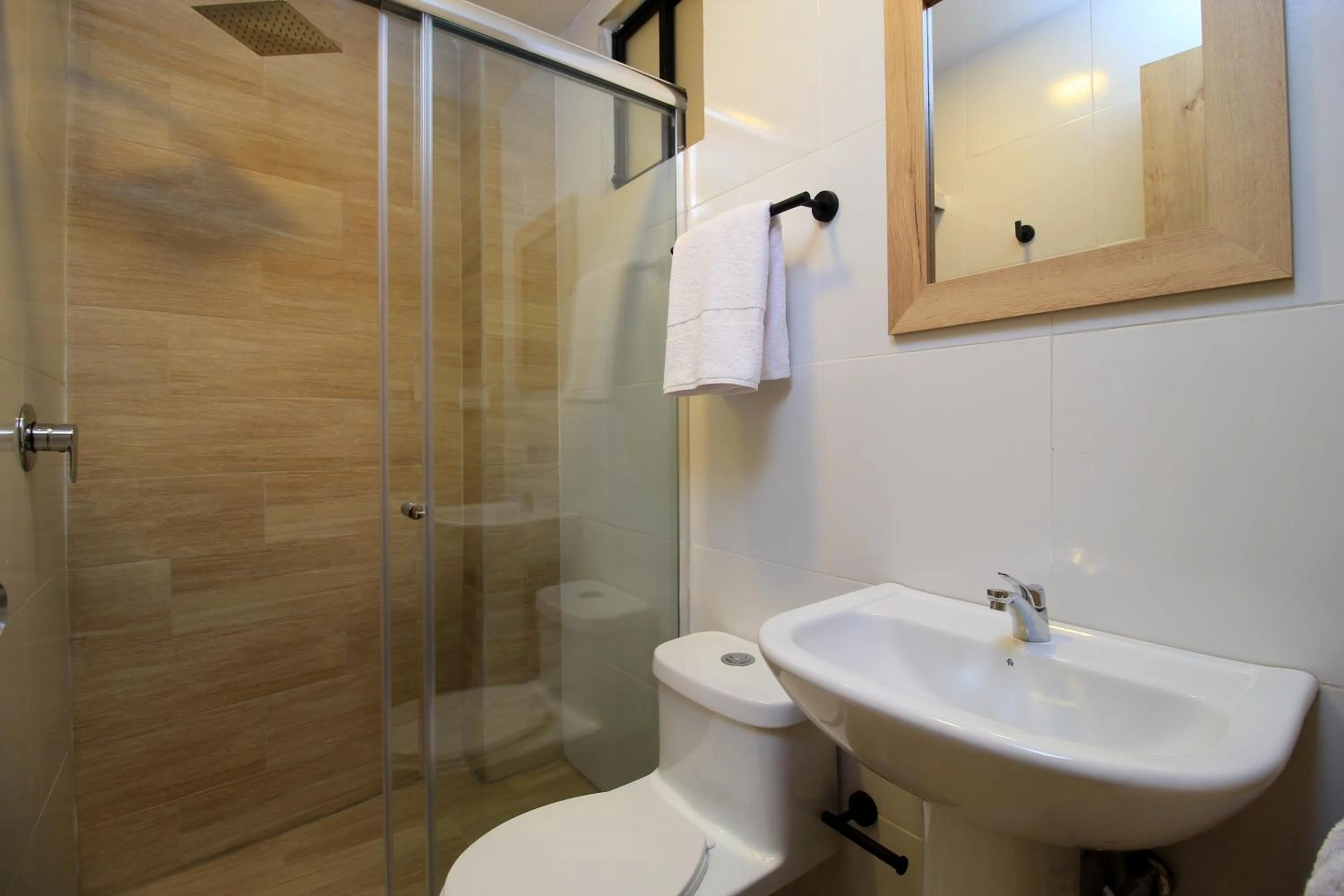 Shower in Apart Hotel Casa Blanca