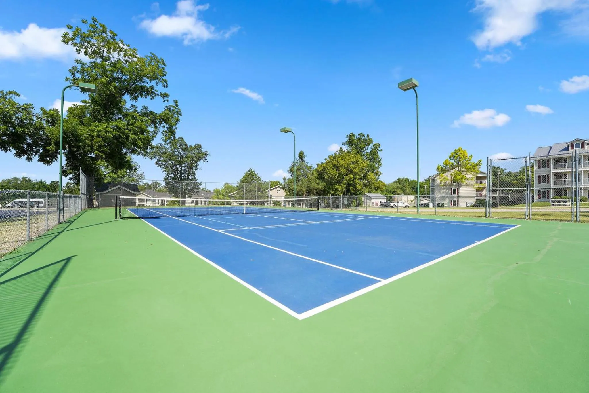 Cozy Top Floor 2BR Condo with View and Amenities!!