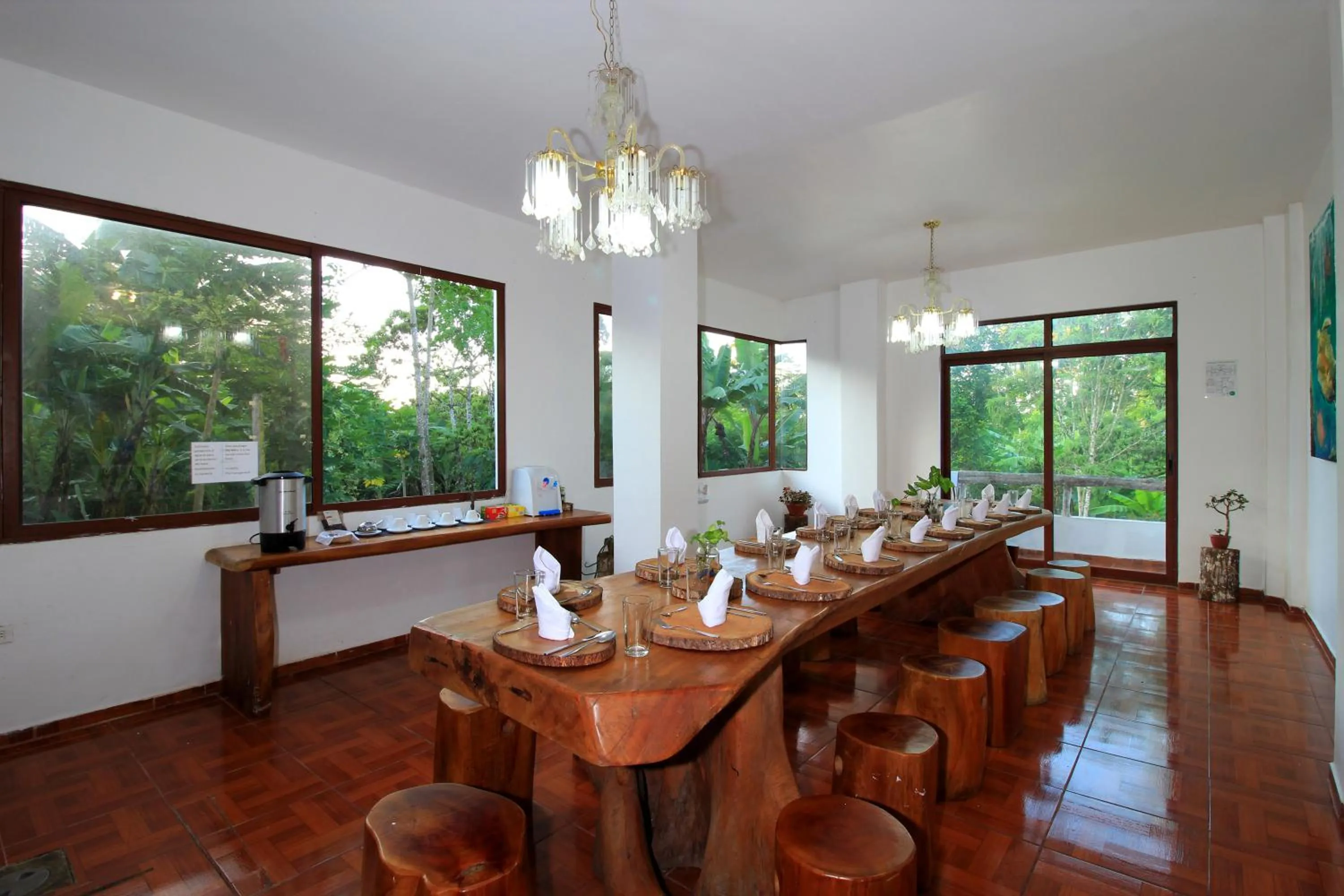 Restaurant/places to eat in Natura Gardens Galápagos