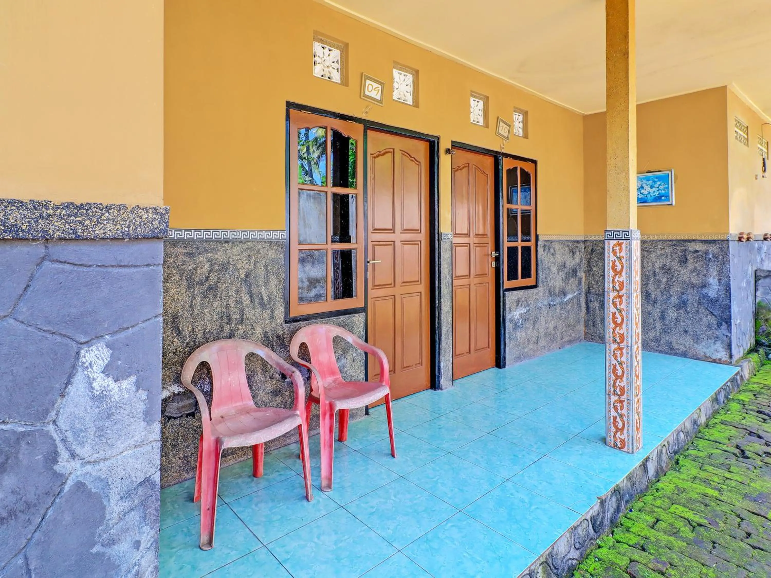 Patio in Hotel O Sekar Jagat Near Pantai Baluk Rening