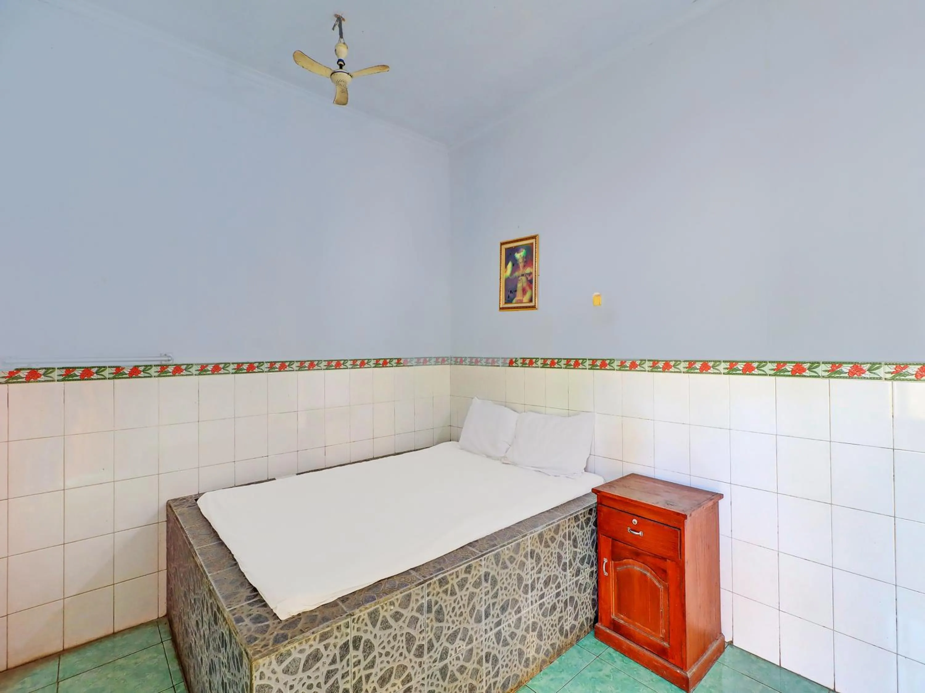 Bedroom, Bed in Hotel O Sekar Jagat Near Pantai Baluk Rening