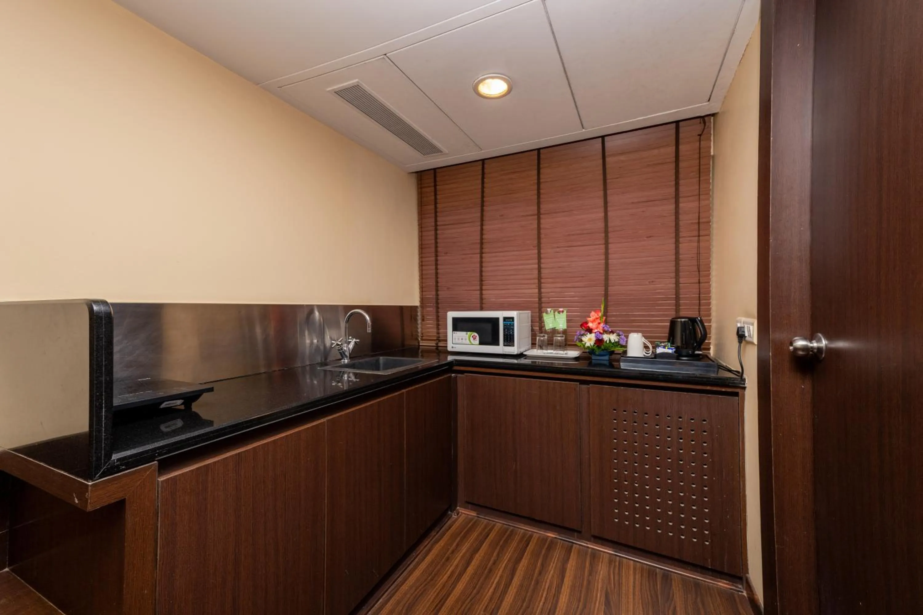 Kitchen or kitchenette in THE WOODROSE