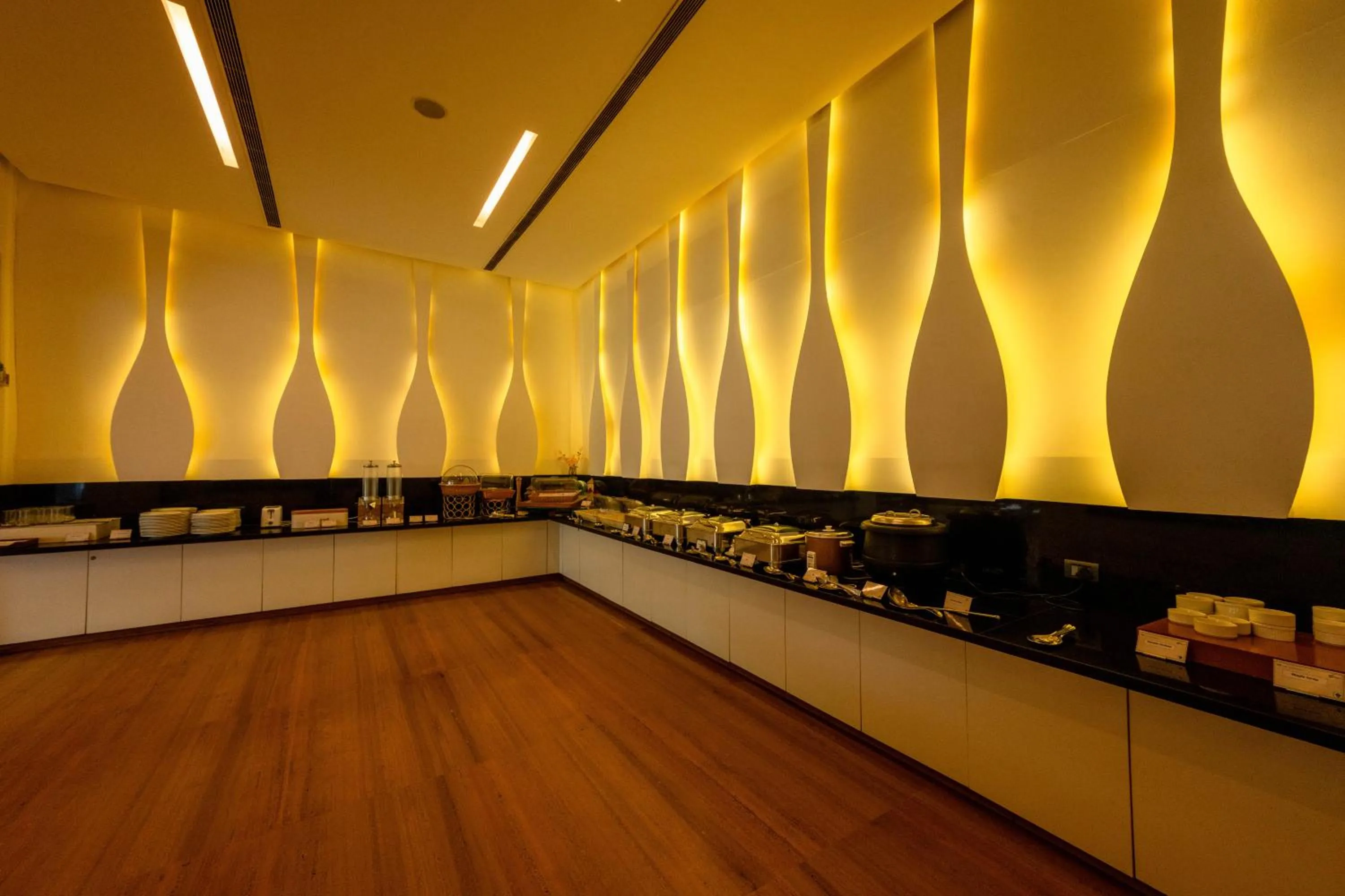 Restaurant/places to eat in THE WOODROSE