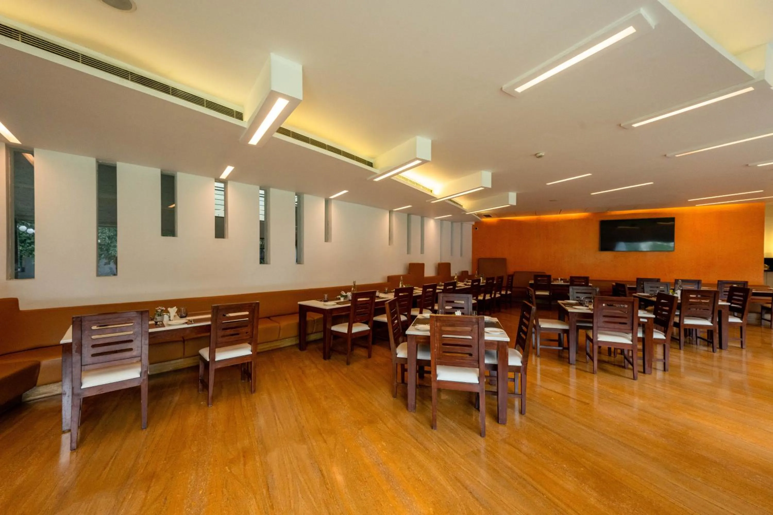 Restaurant/places to eat in THE WOODROSE