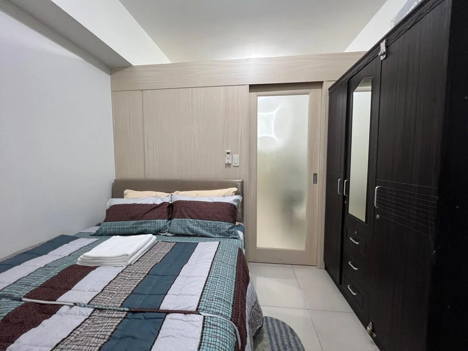 Bed in Jazz Residences Makati