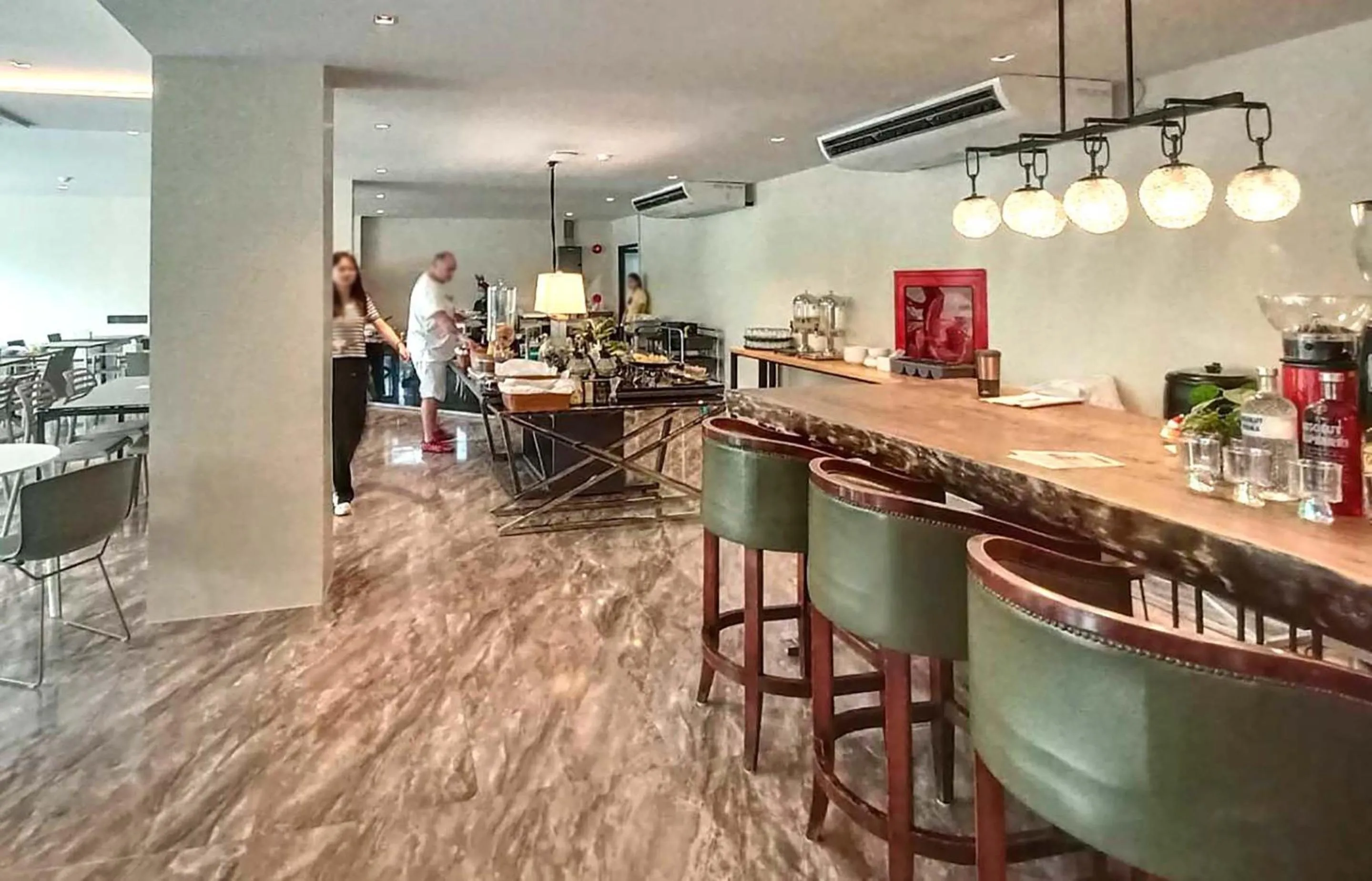 Restaurant/places to eat in The 9 Residence Hotel