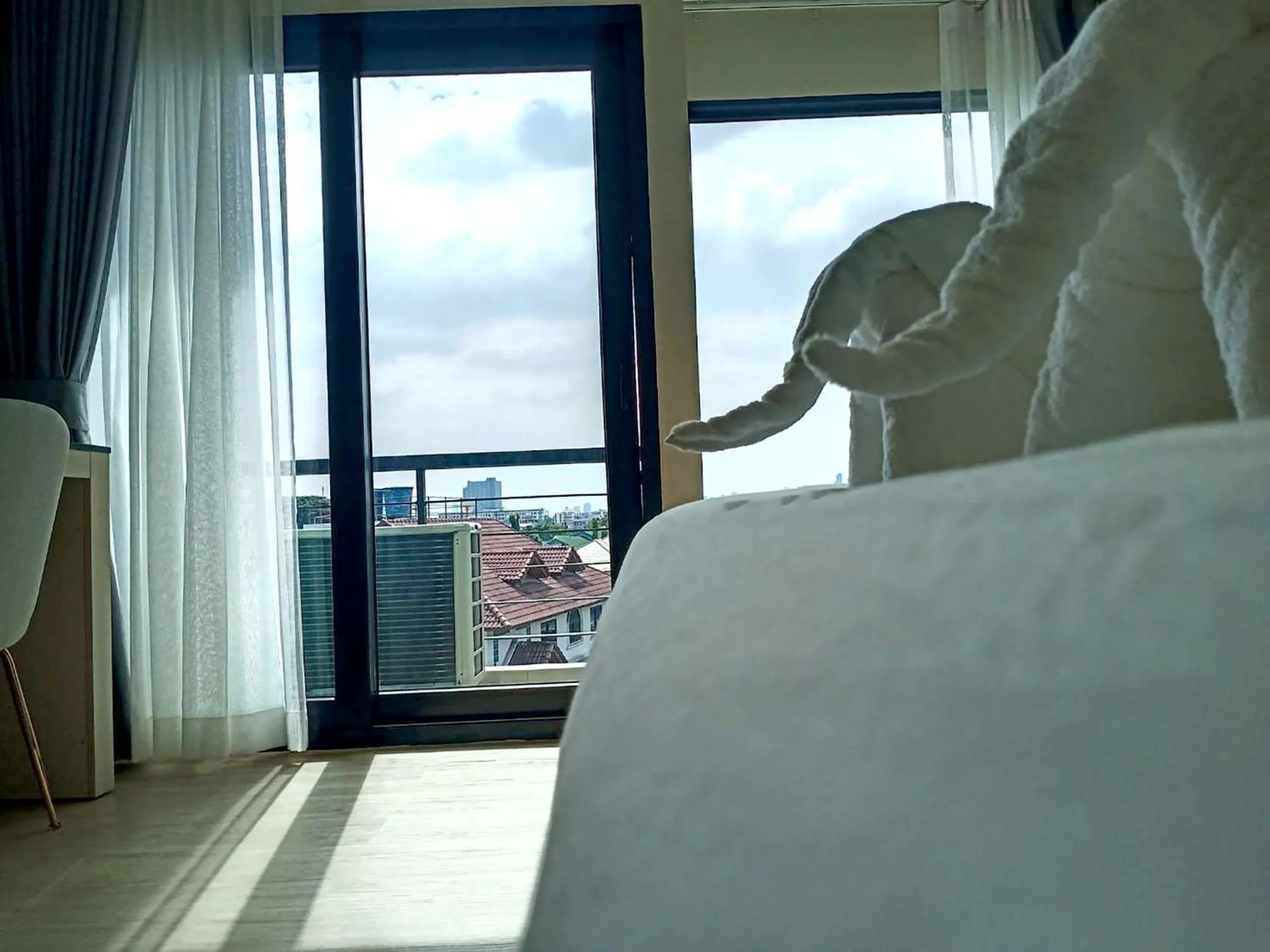 Balcony/Terrace, Bed in The 9 Residence Hotel