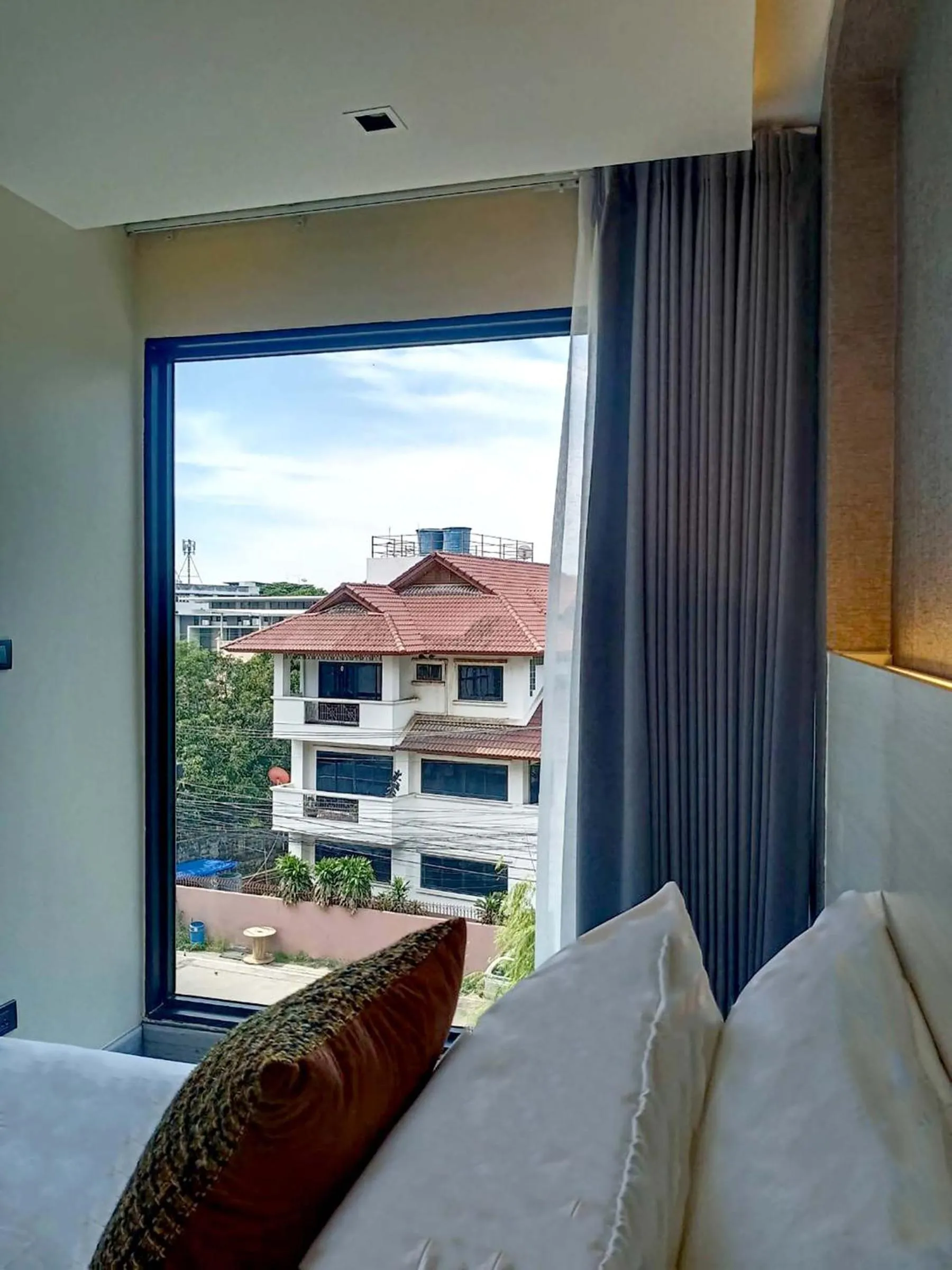 View (from property/room), Bed in The 9 Residence Hotel