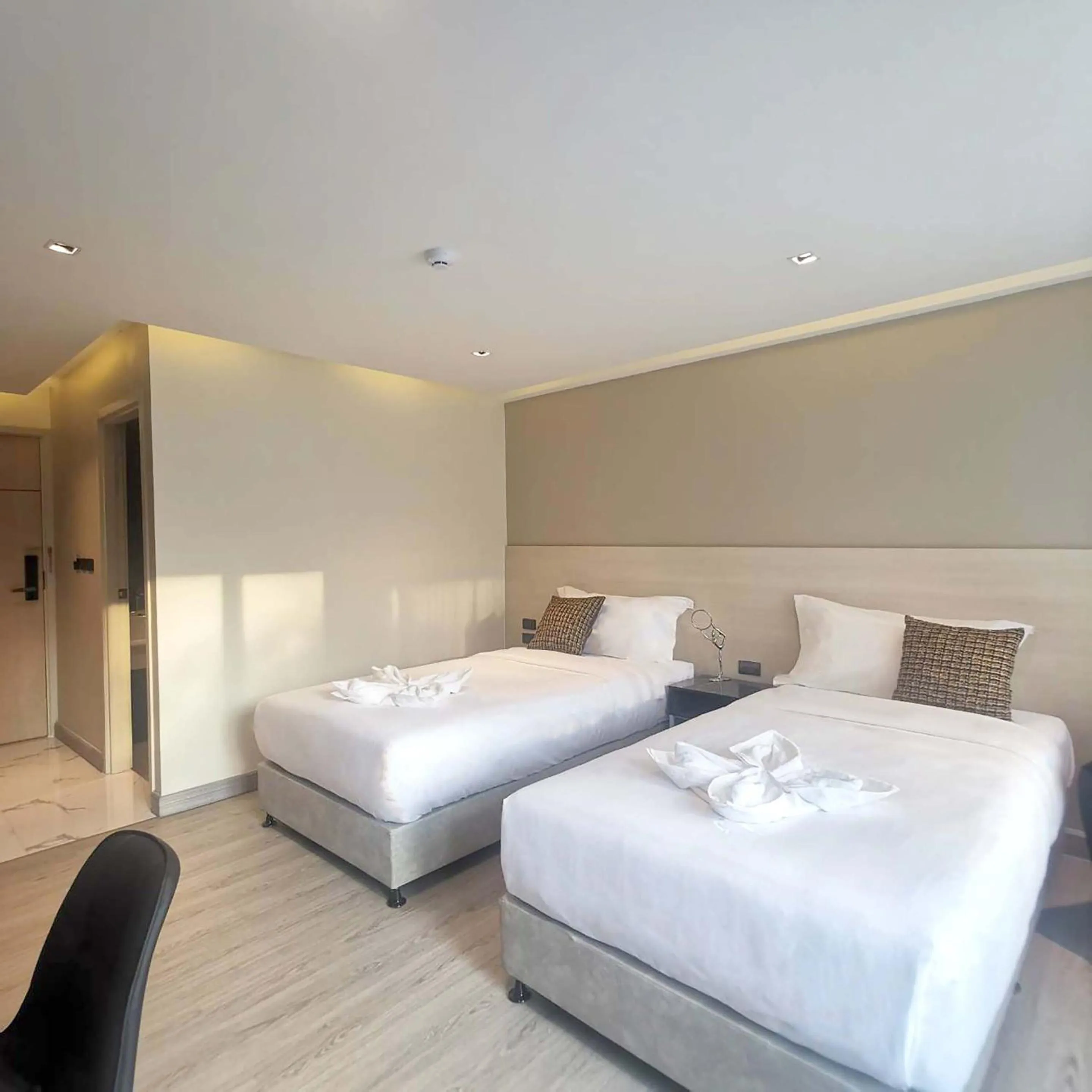 Bathroom, Bed in The 9 Residence Hotel