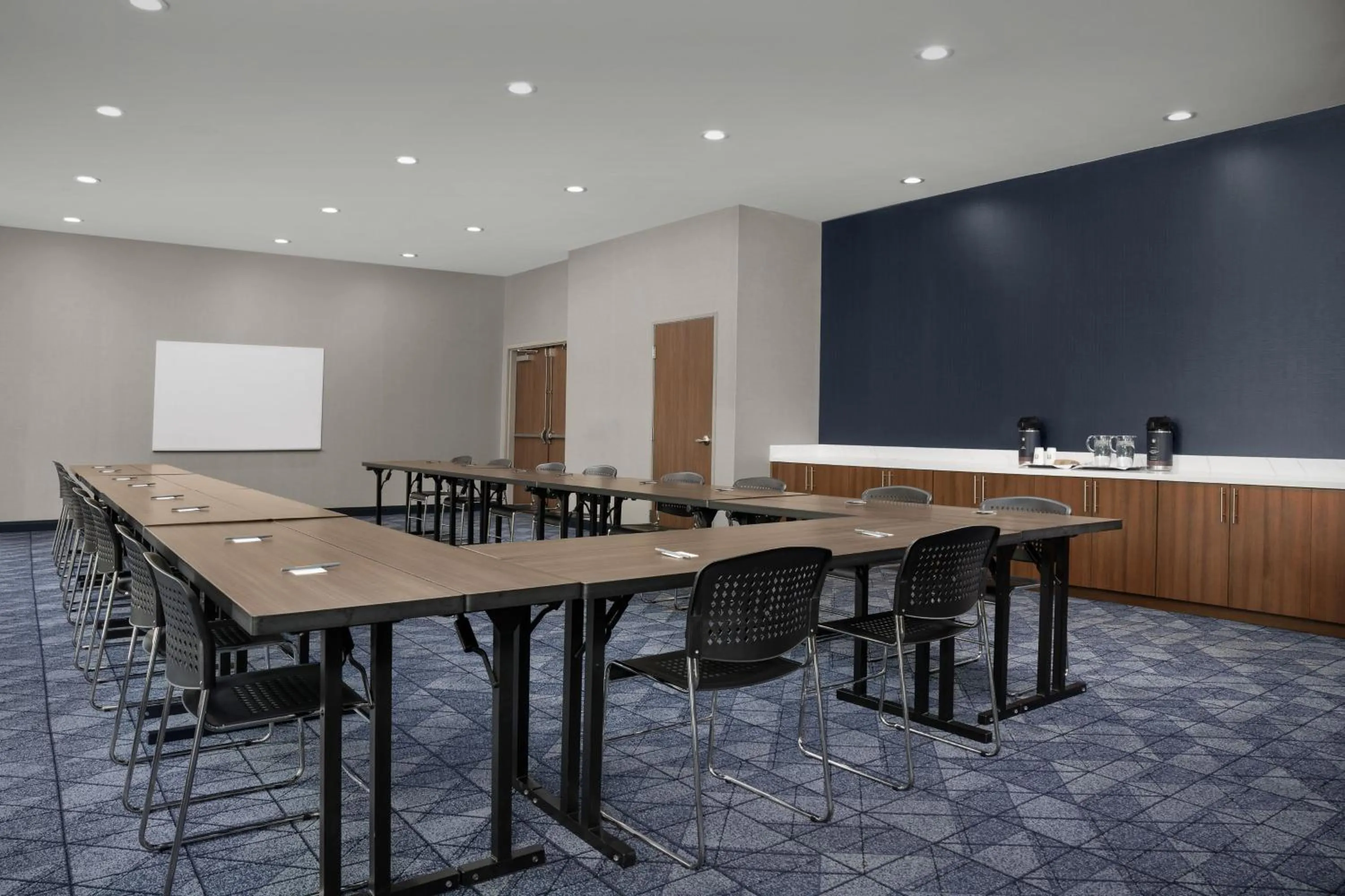 Meeting/conference room in Courtyard by Marriott Northport