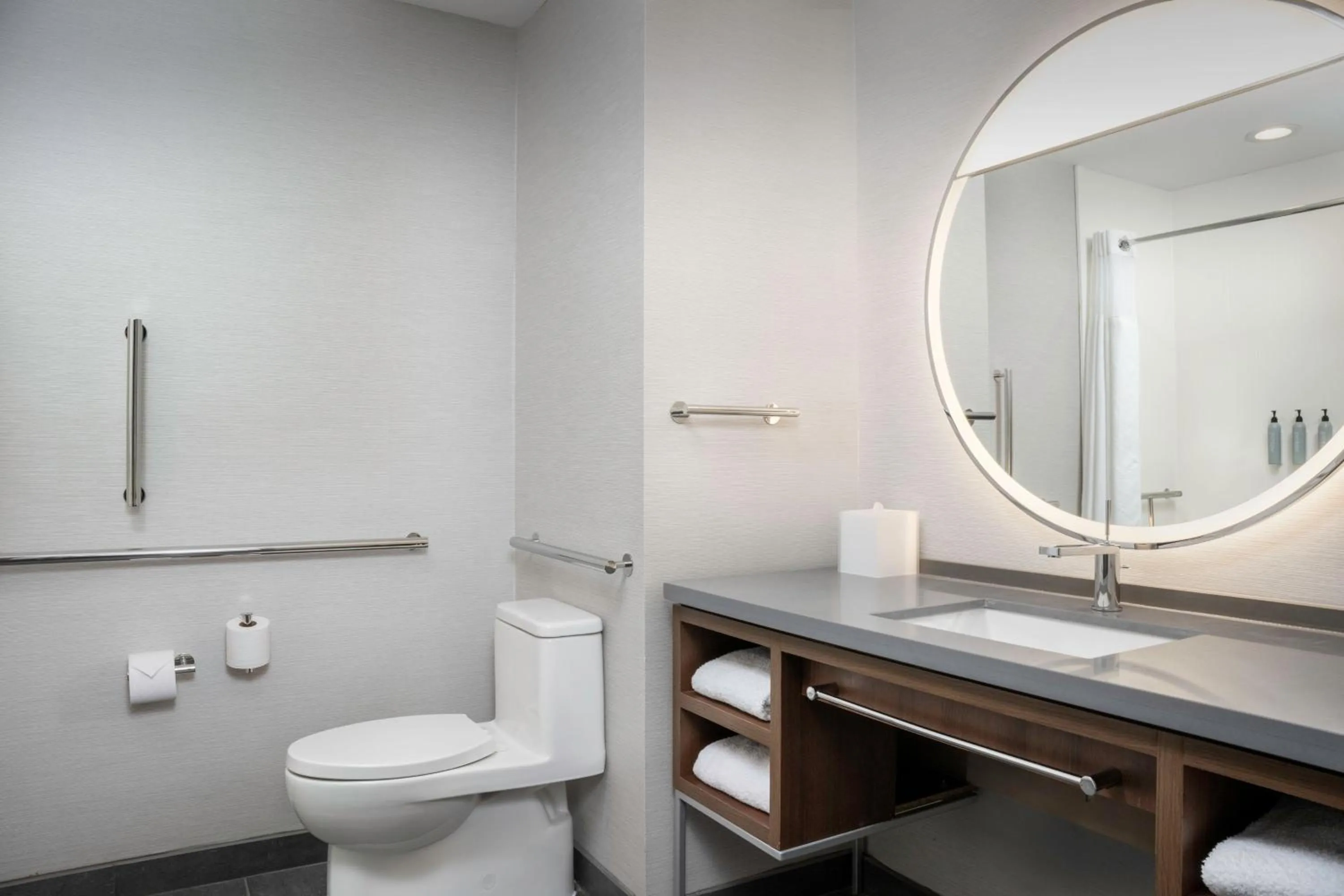 Bathroom in Courtyard by Marriott Northport