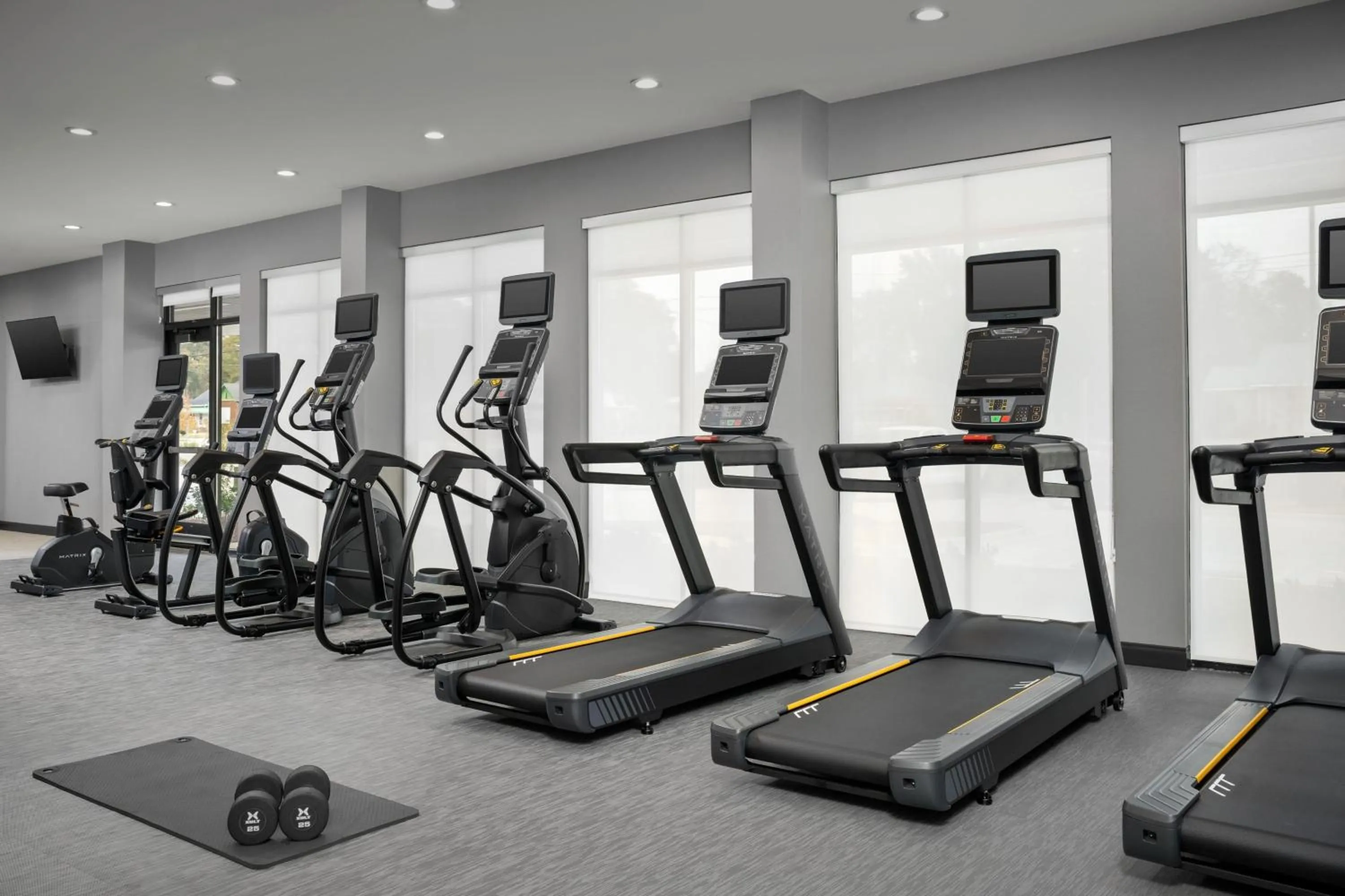 Fitness centre/facilities in Courtyard by Marriott Northport