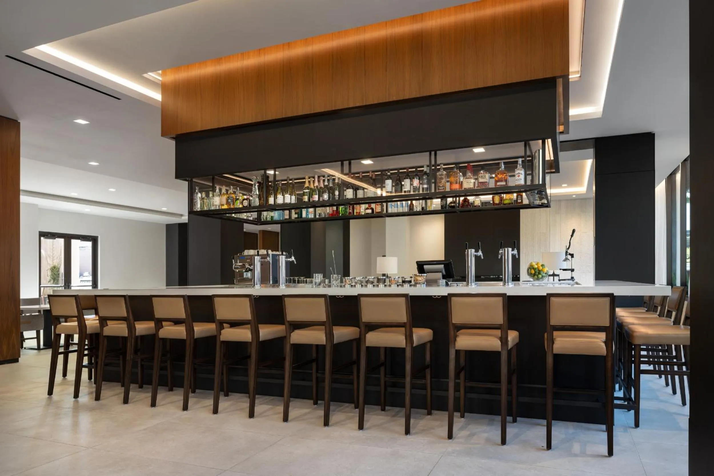 Lounge or bar in AC Hotel San Rafael Downtown