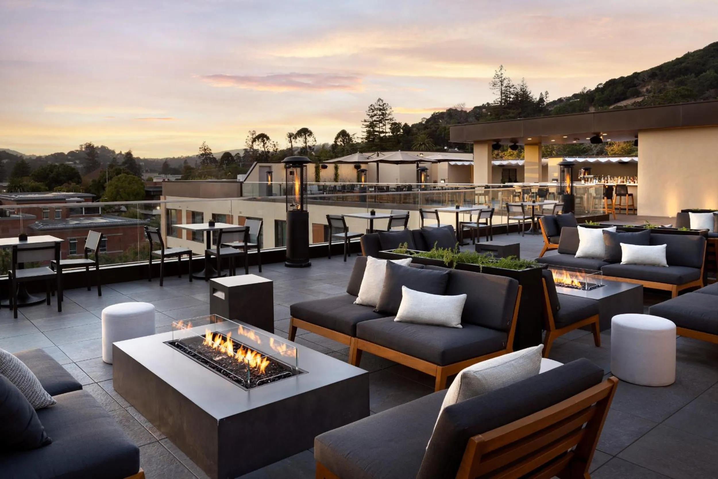 Restaurant/places to eat in AC Hotel San Rafael Downtown