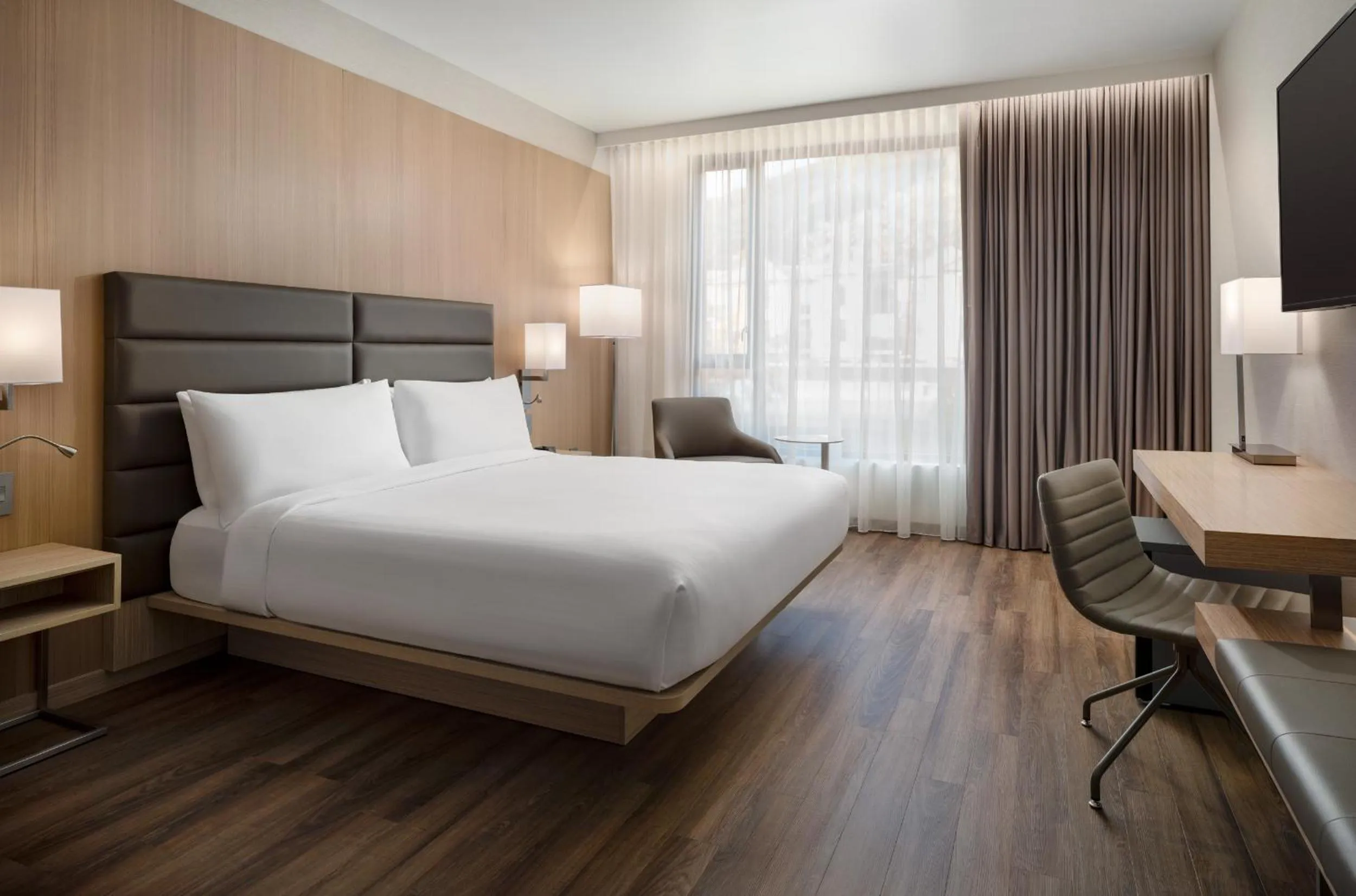 Bed in AC Hotel San Rafael Downtown