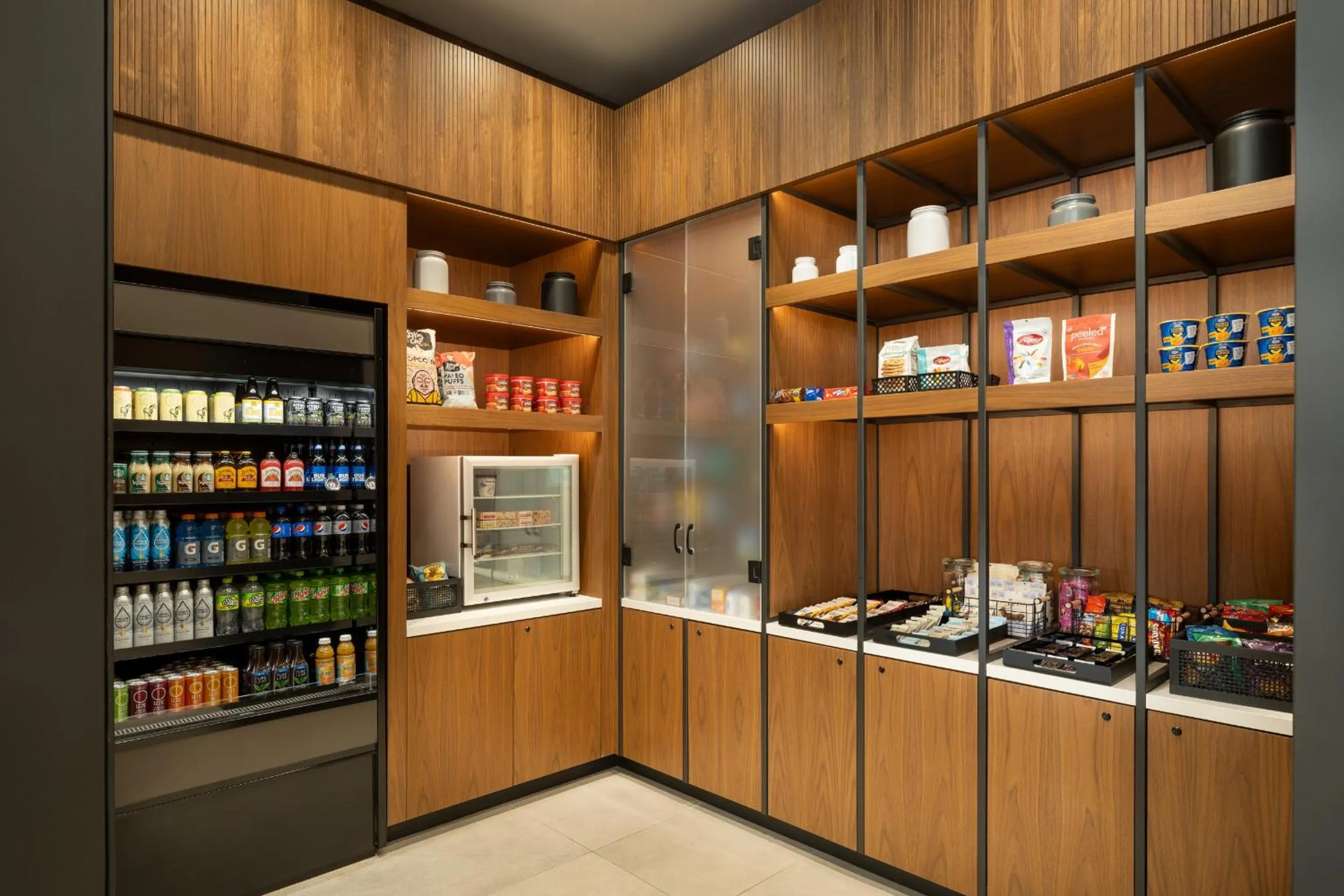 Food and drinks in AC Hotel San Rafael Downtown