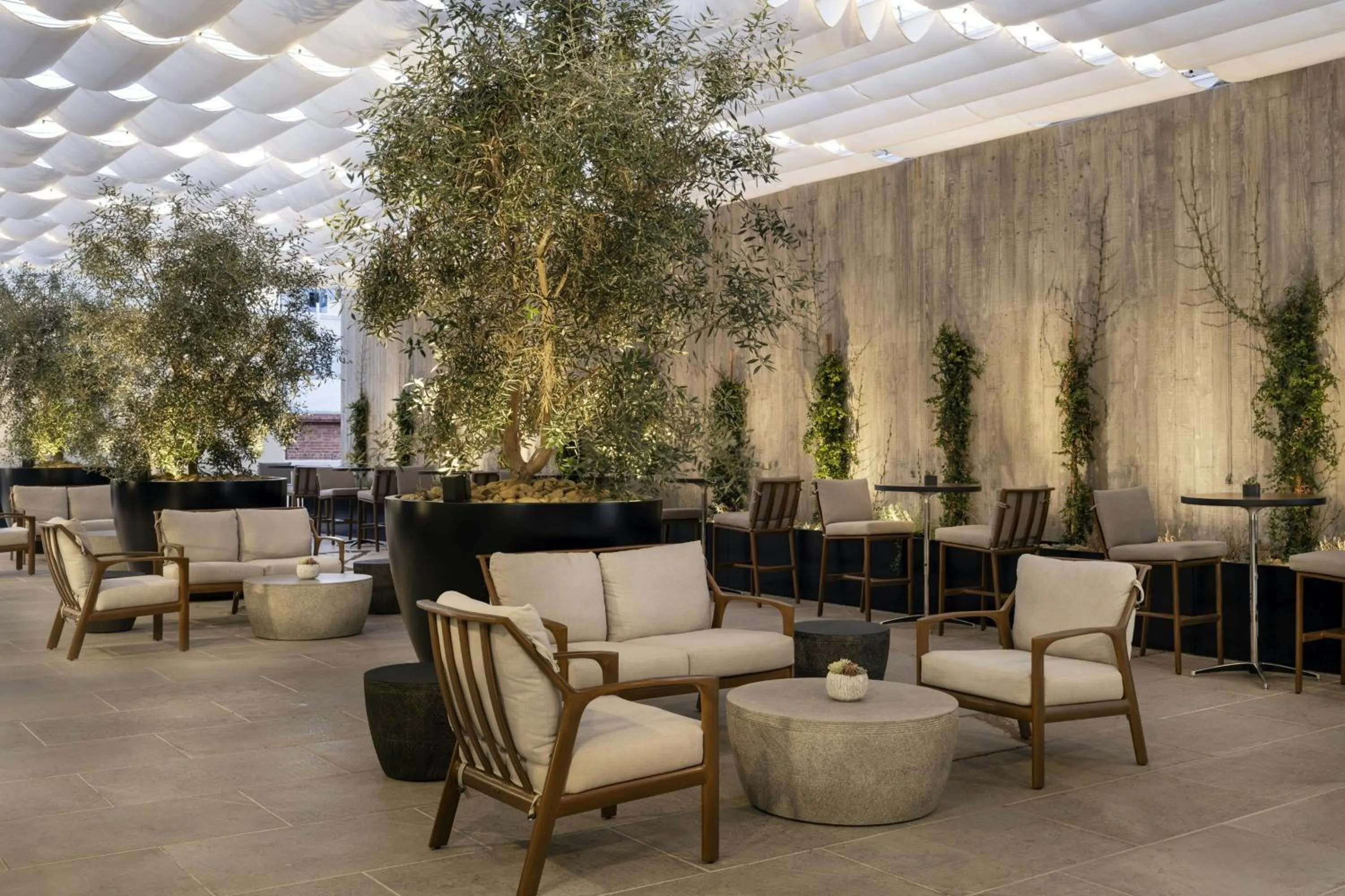 Lounge or bar in AC Hotel San Rafael Downtown