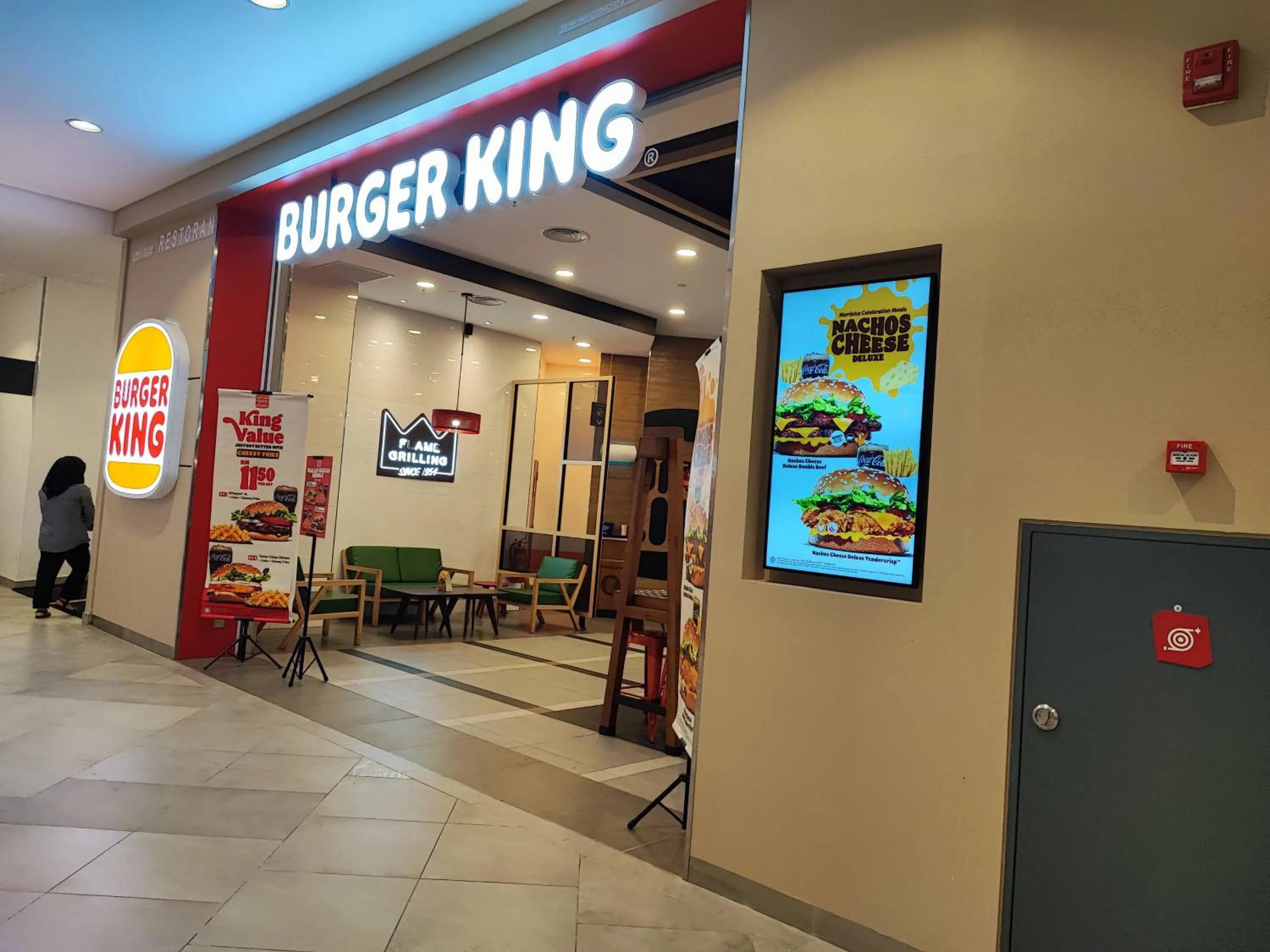 Restaurant/places to eat in Stylish KL Suite, KLCC View, Next to LRT, Datum Jelatek By Atlantis Management