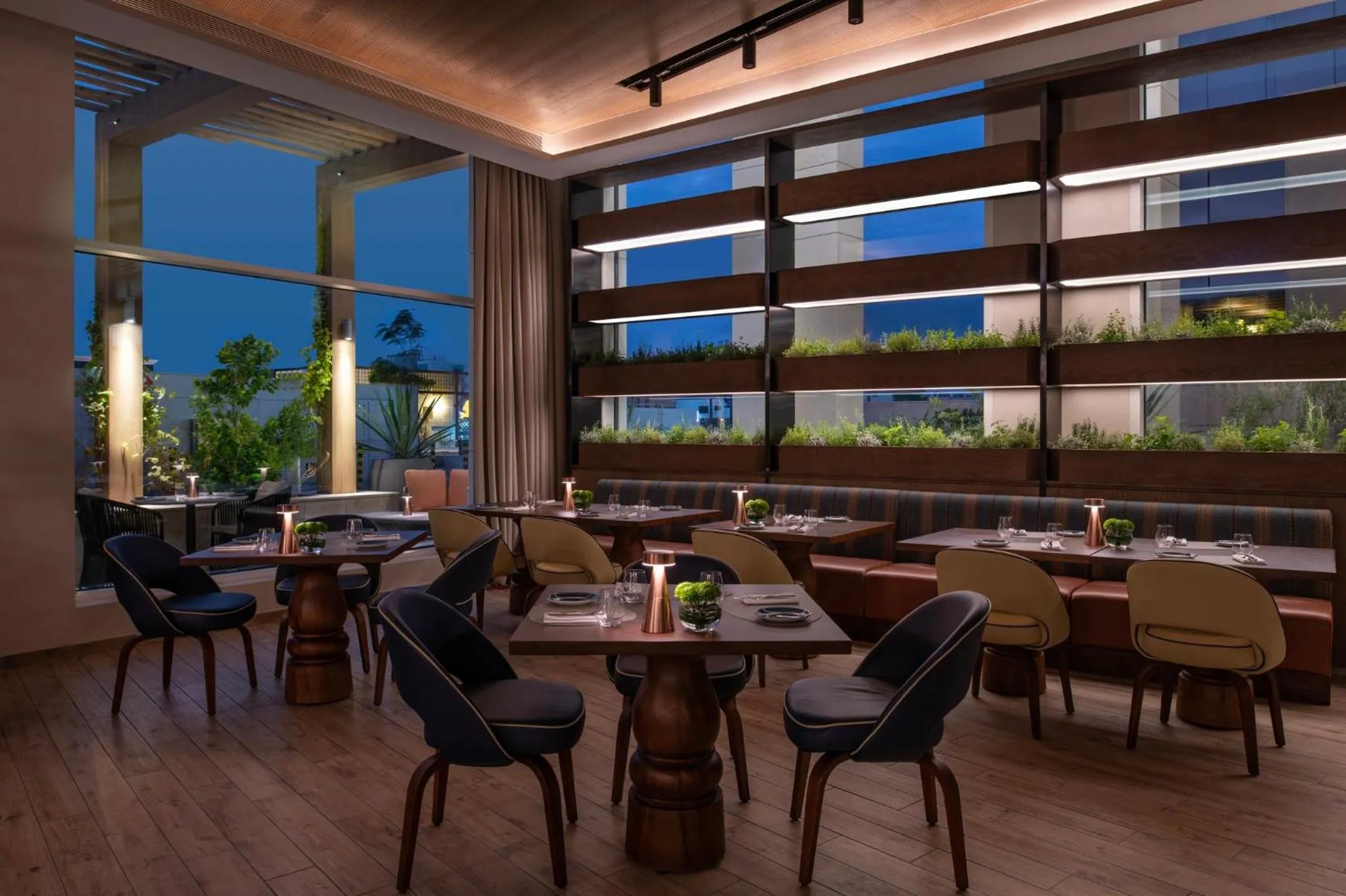 Restaurant/places to eat in Abesq Doha Hotel and Residences, an IHG Hotel