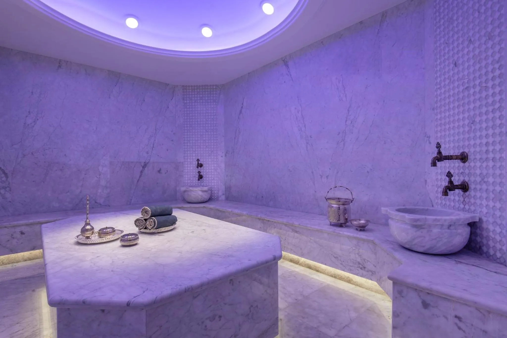 Spa and wellness centre/facilities in Abesq Doha Hotel and Residences, an IHG Hotel