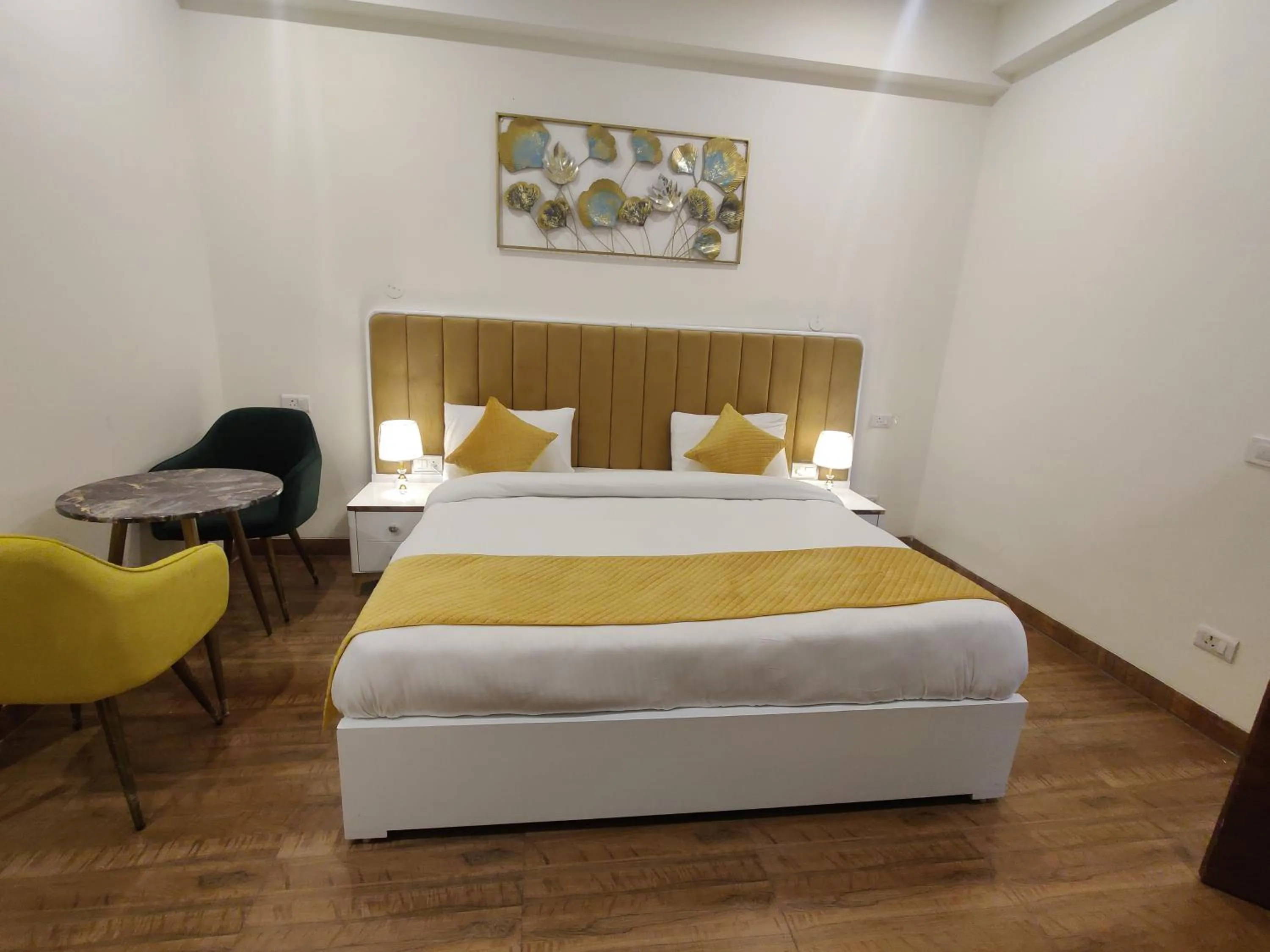 Bed in Amahi Inn I Signature Towers