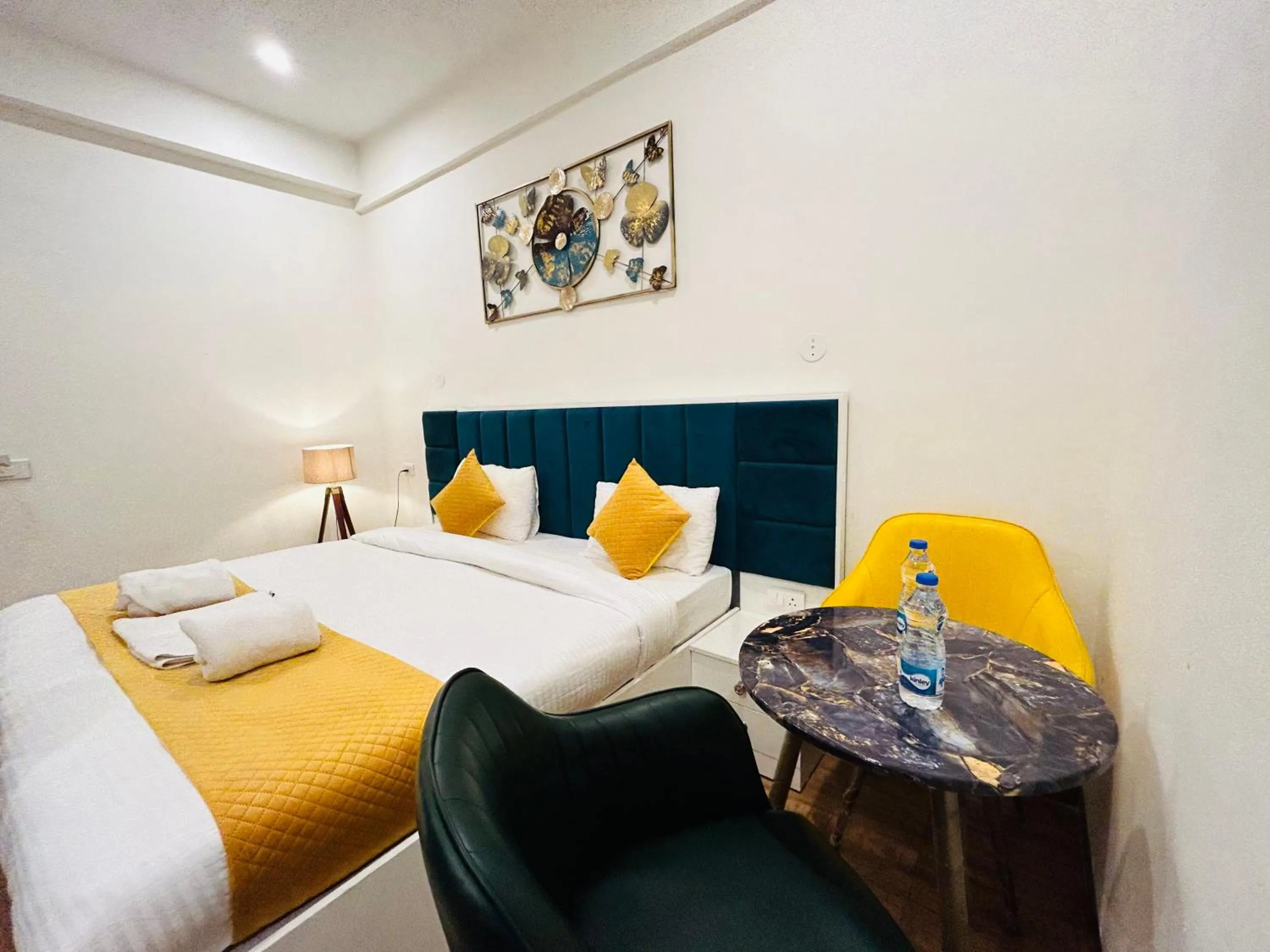 Bedroom, Bed in Amahi Inn I Signature Towers