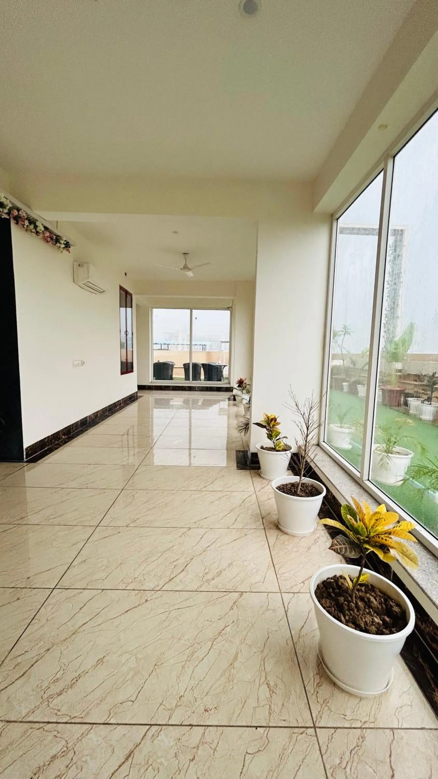 Balcony/Terrace in Amahi Inn I Signature Towers