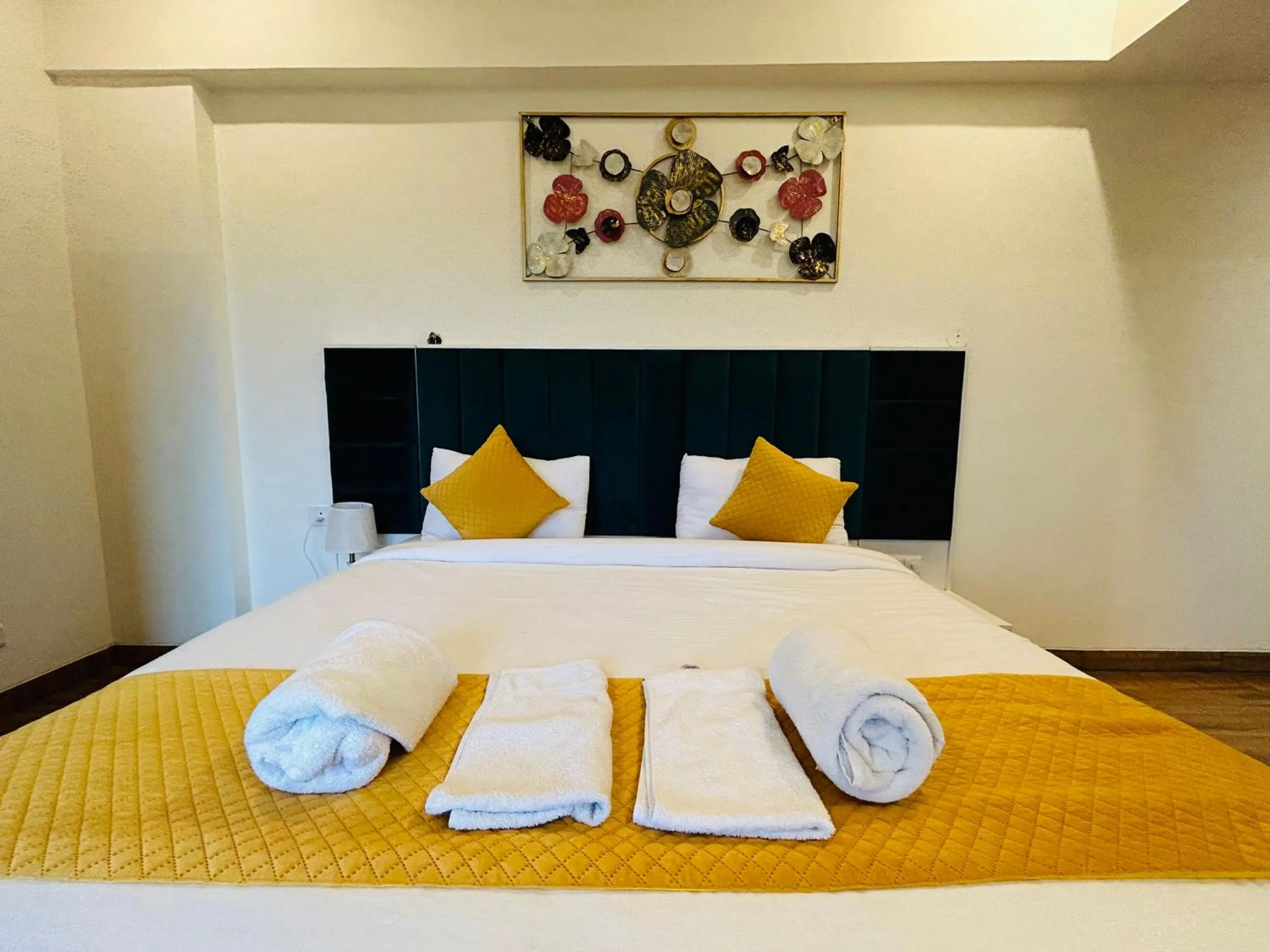 Bedroom, Bed in Amahi Inn I Signature Towers