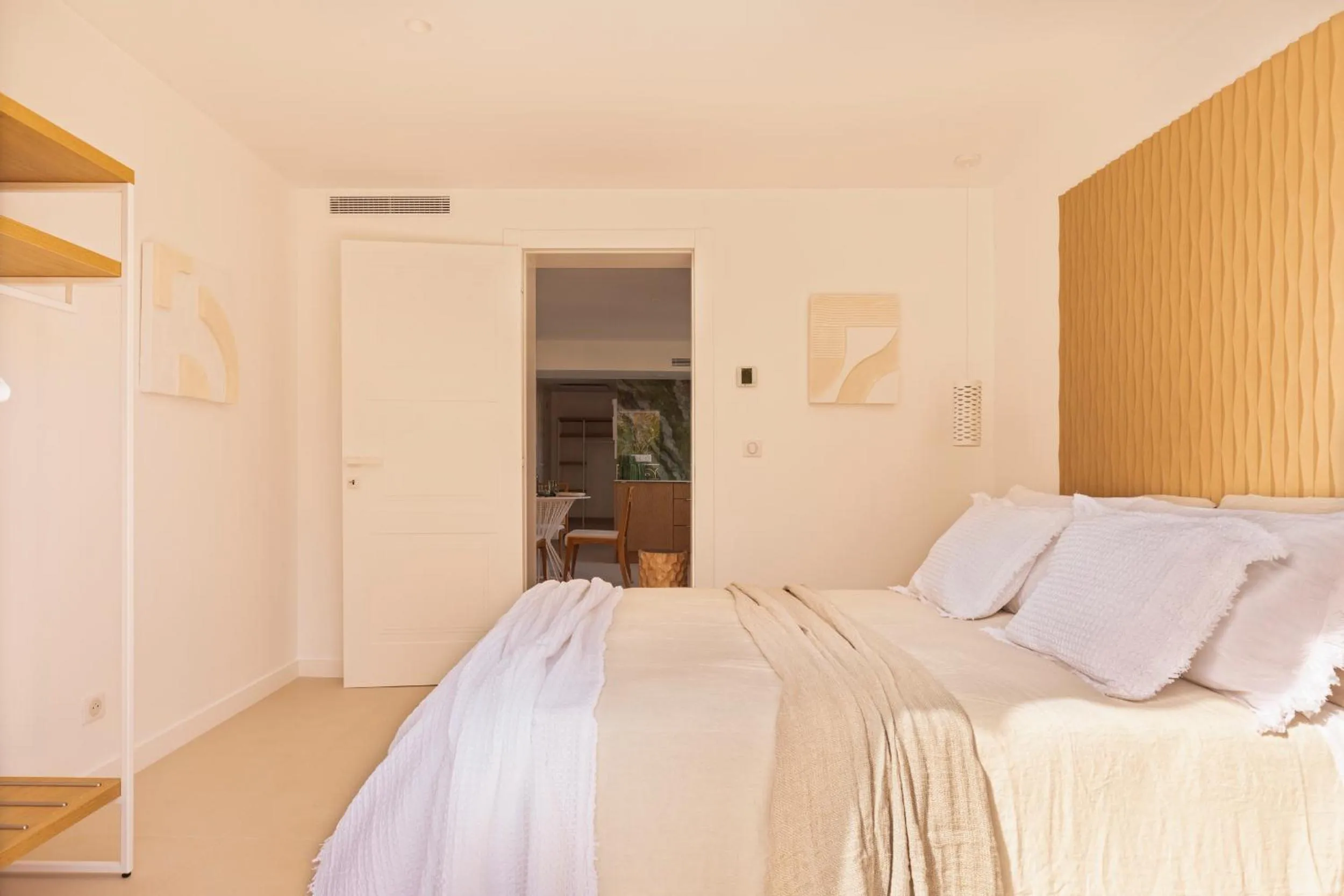 Bedroom, Bed in Maison Carla Rosa Cannes