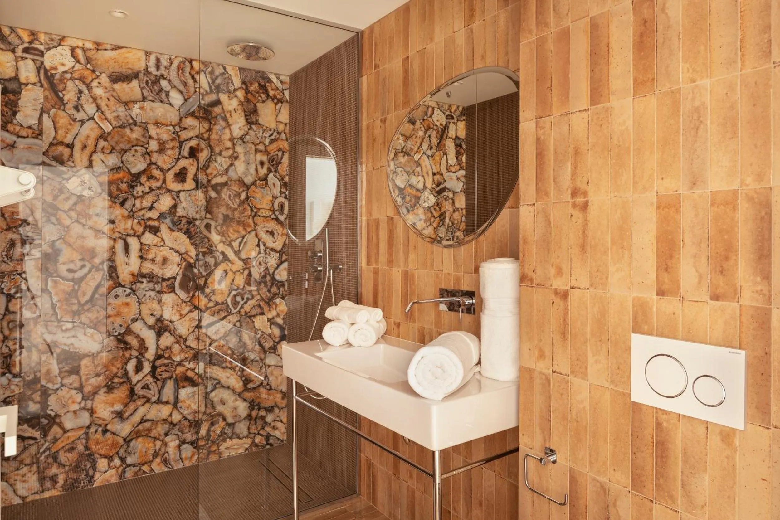 Bathroom in Maison Carla Rosa Cannes