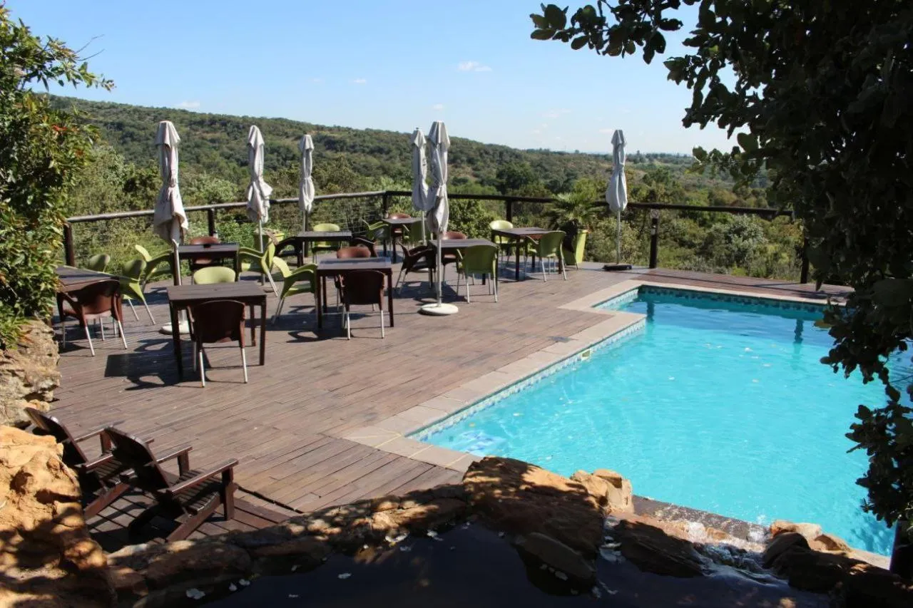 Swimming pool in Ndlovu Lodge